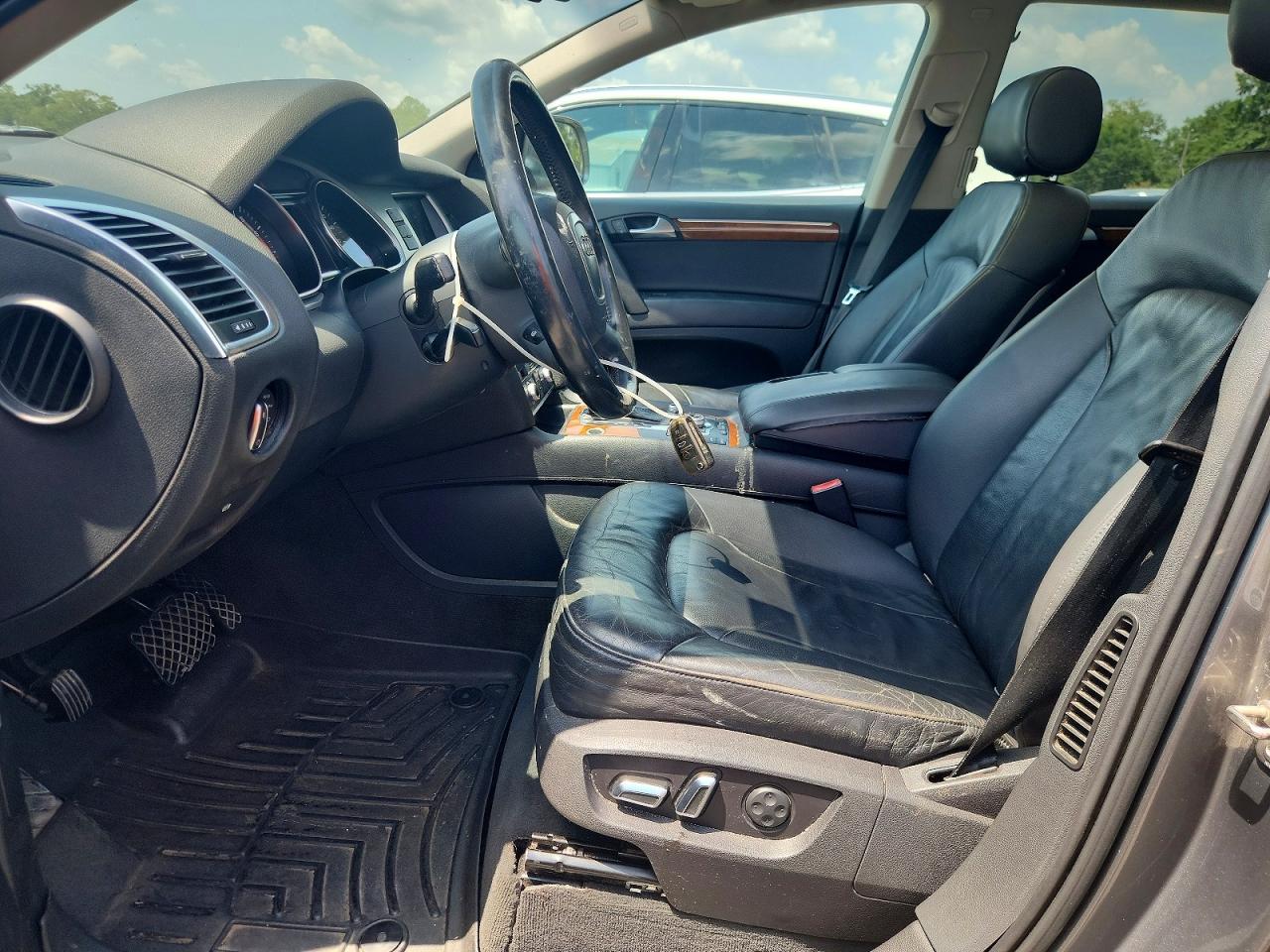 2010 Audi Q7 Premium Plus Gray vin: WA1LYAFE8AD000721
