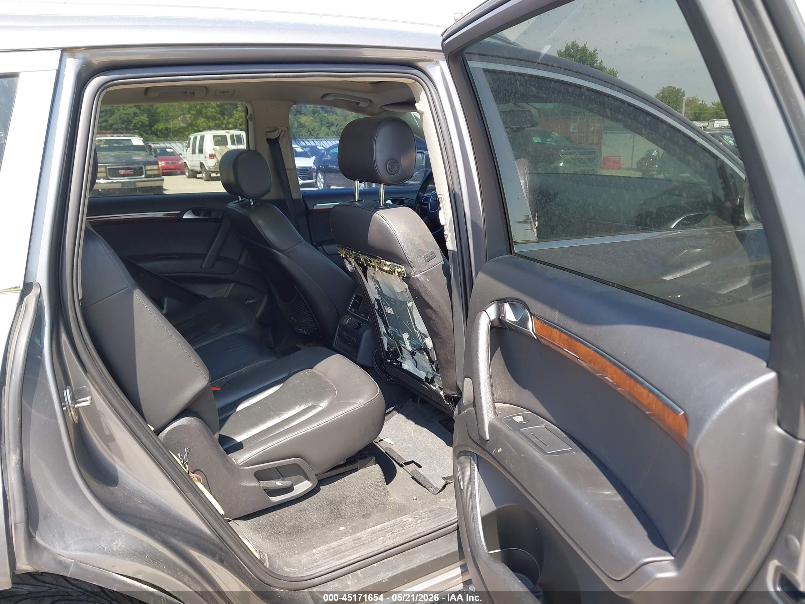 2010 Audi Q7 3.6 Premium Gray vin: WA1LYAFE9AD006978