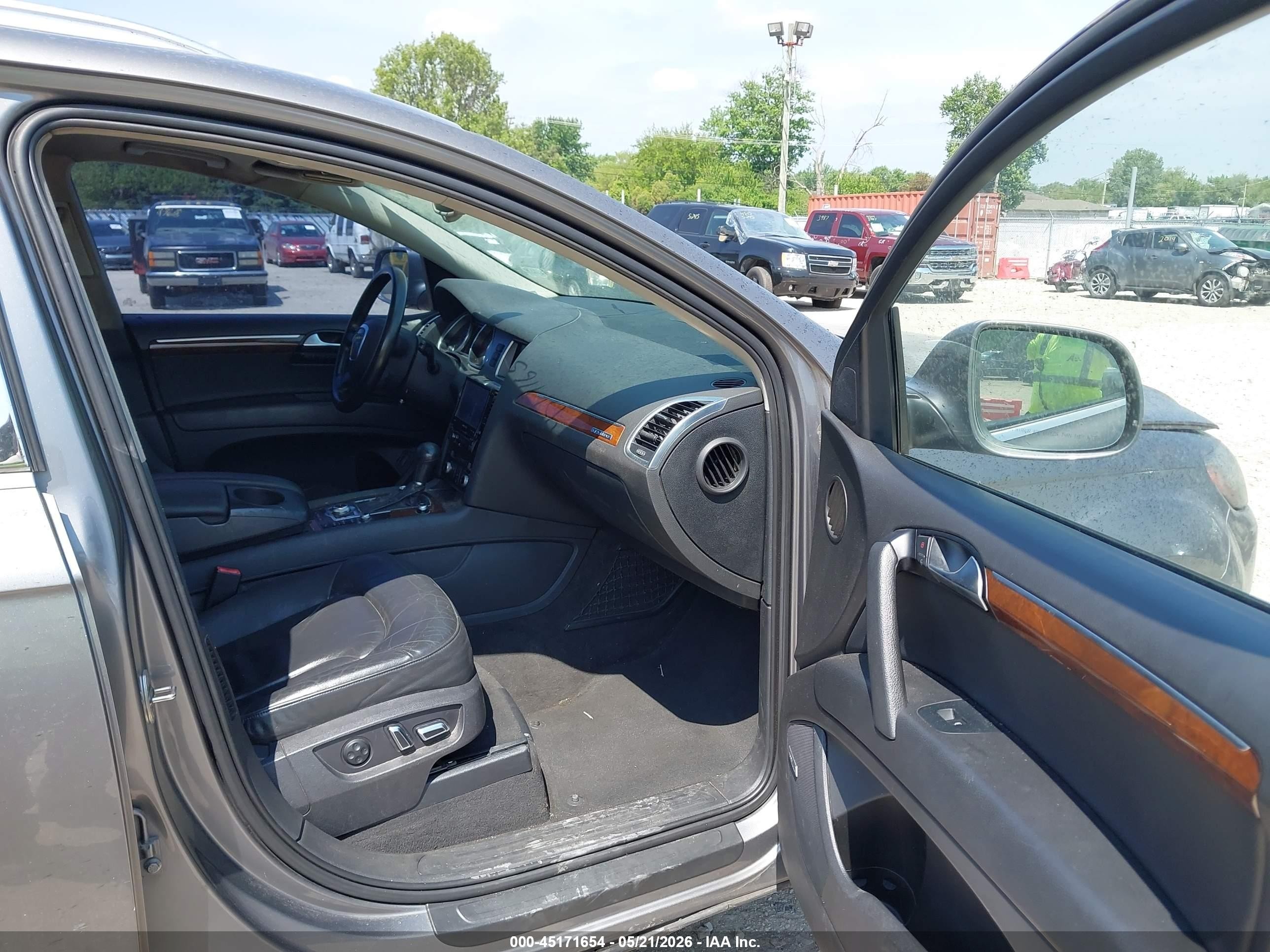2010 Audi Q7 3.6 Premium Gray vin: WA1LYAFE9AD006978