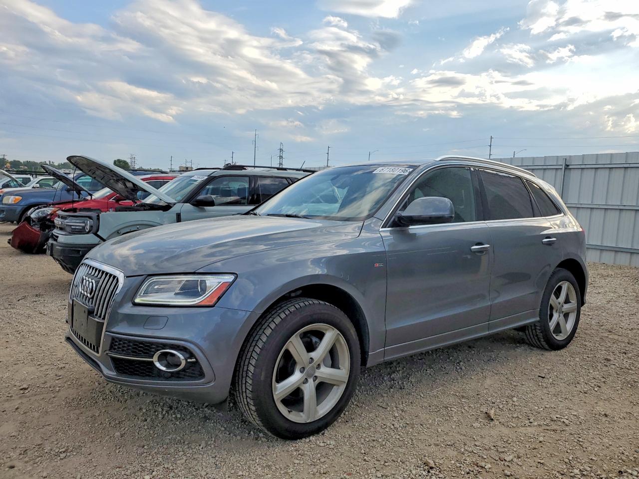 2017 Audi Q5 Premium Plus Gray vin: WA1M2AFP9HA051292