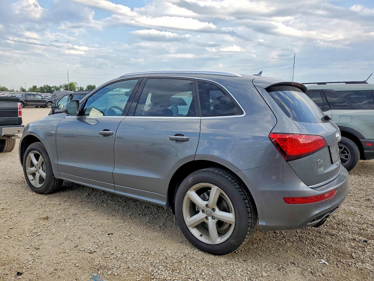 2017 Audi Q5 Premium Plus Gray vin: WA1M2AFP9HA051292