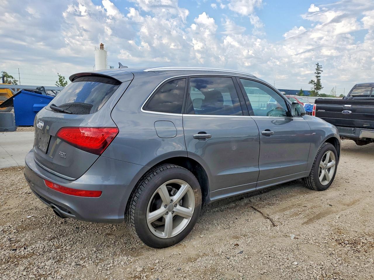 2017 Audi Q5 Premium Plus Gray vin: WA1M2AFP9HA051292