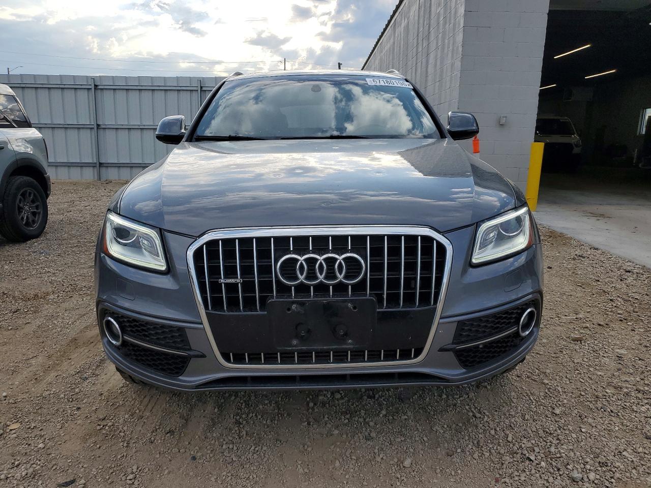2017 Audi Q5 Premium Plus Gray vin: WA1M2AFP9HA051292