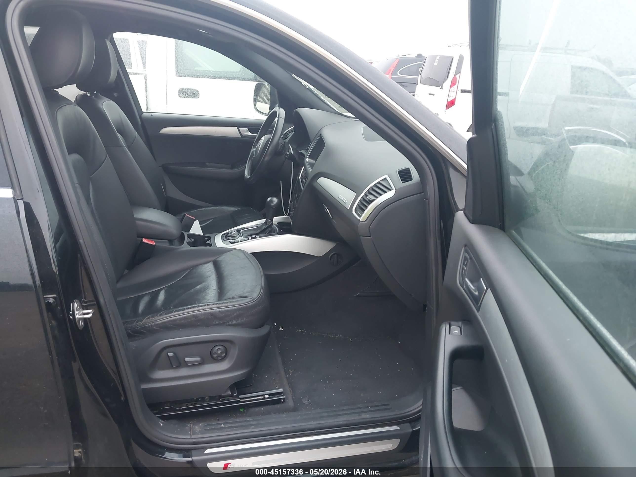 2010 Audi Q5 3.2 Premium Black vin: WA1MKAFP0AA048934