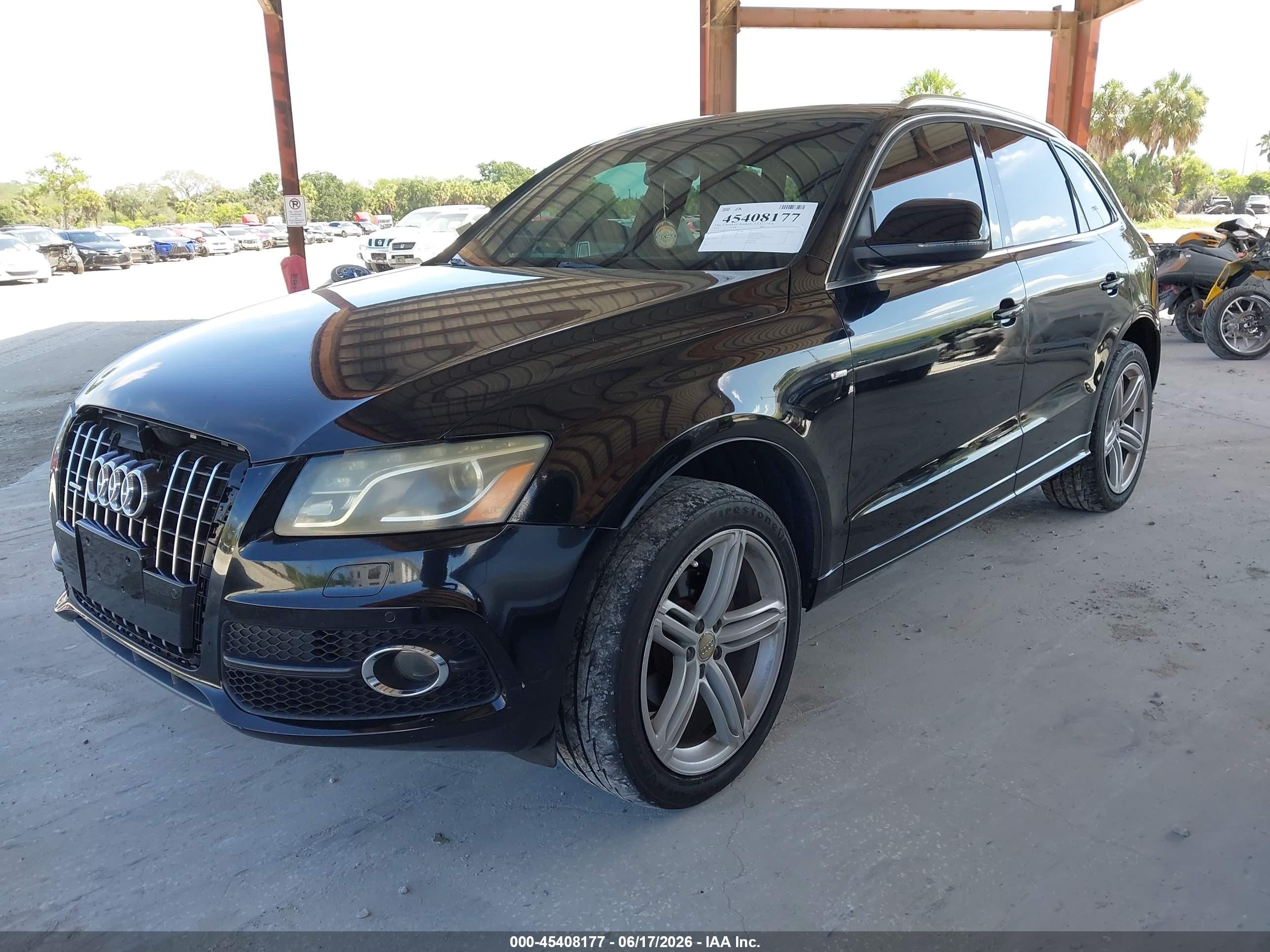 2010 Audi Q5 3.2 Premium Black vin: WA1MKAFP2AA035439
