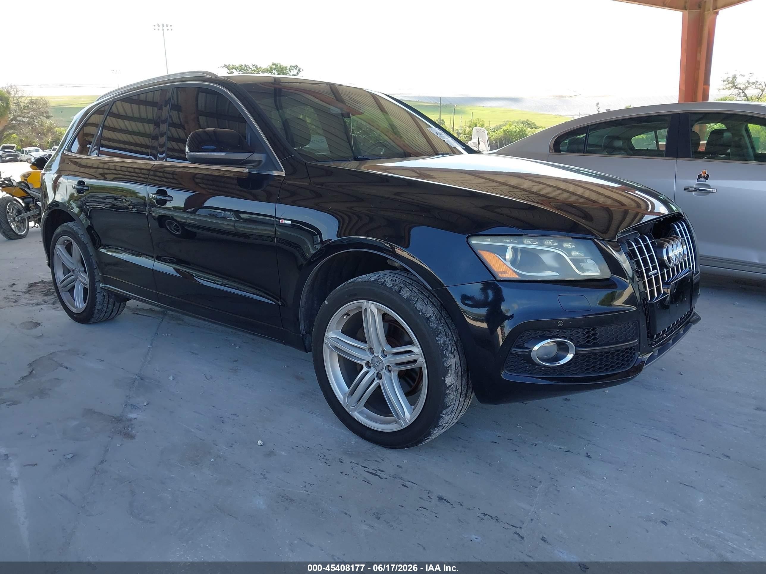 2010 Audi Q5 3.2 Premium Black vin: WA1MKAFP2AA035439