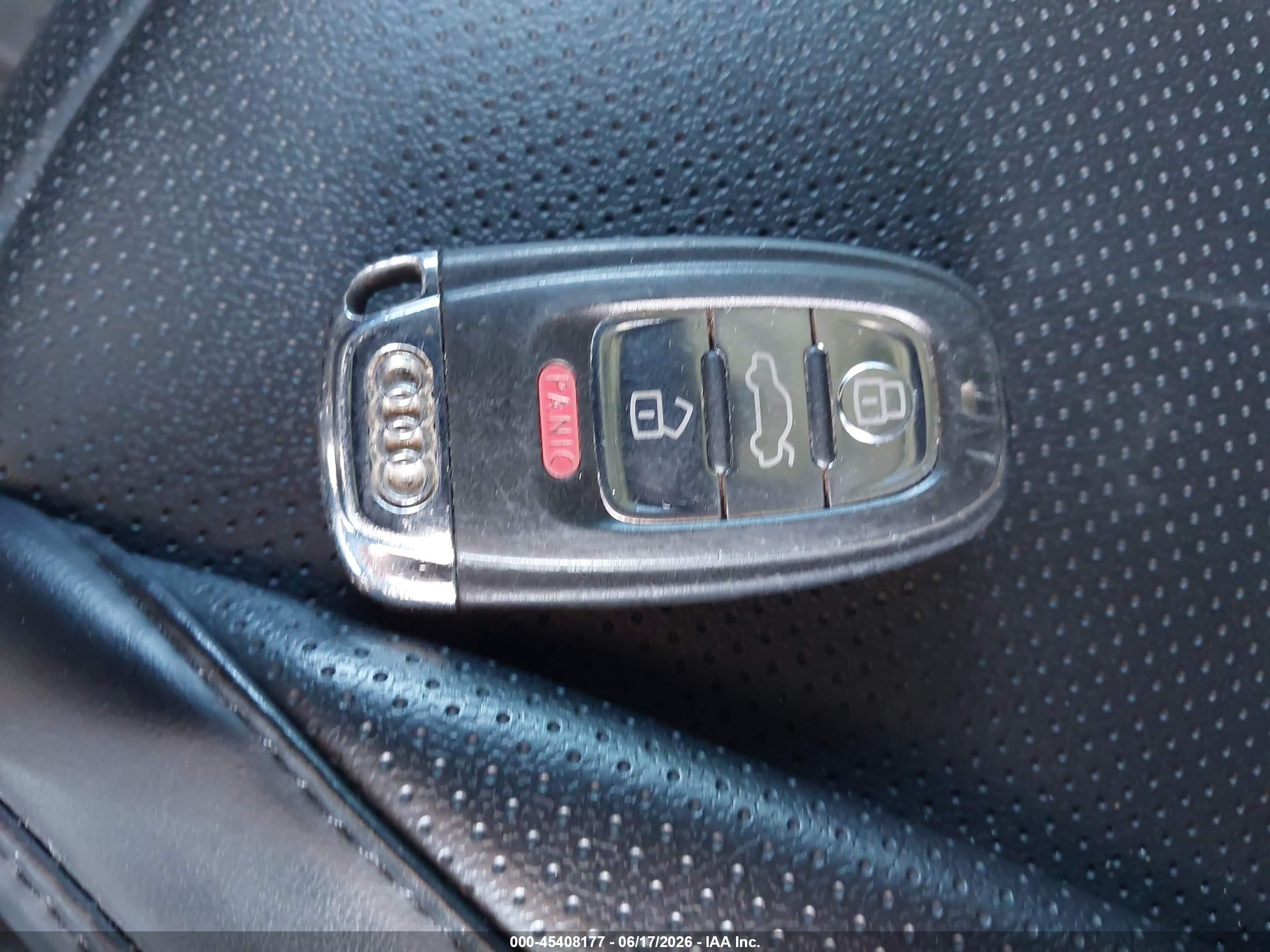 2010 Audi Q5 3.2 Premium Black vin: WA1MKAFP2AA035439