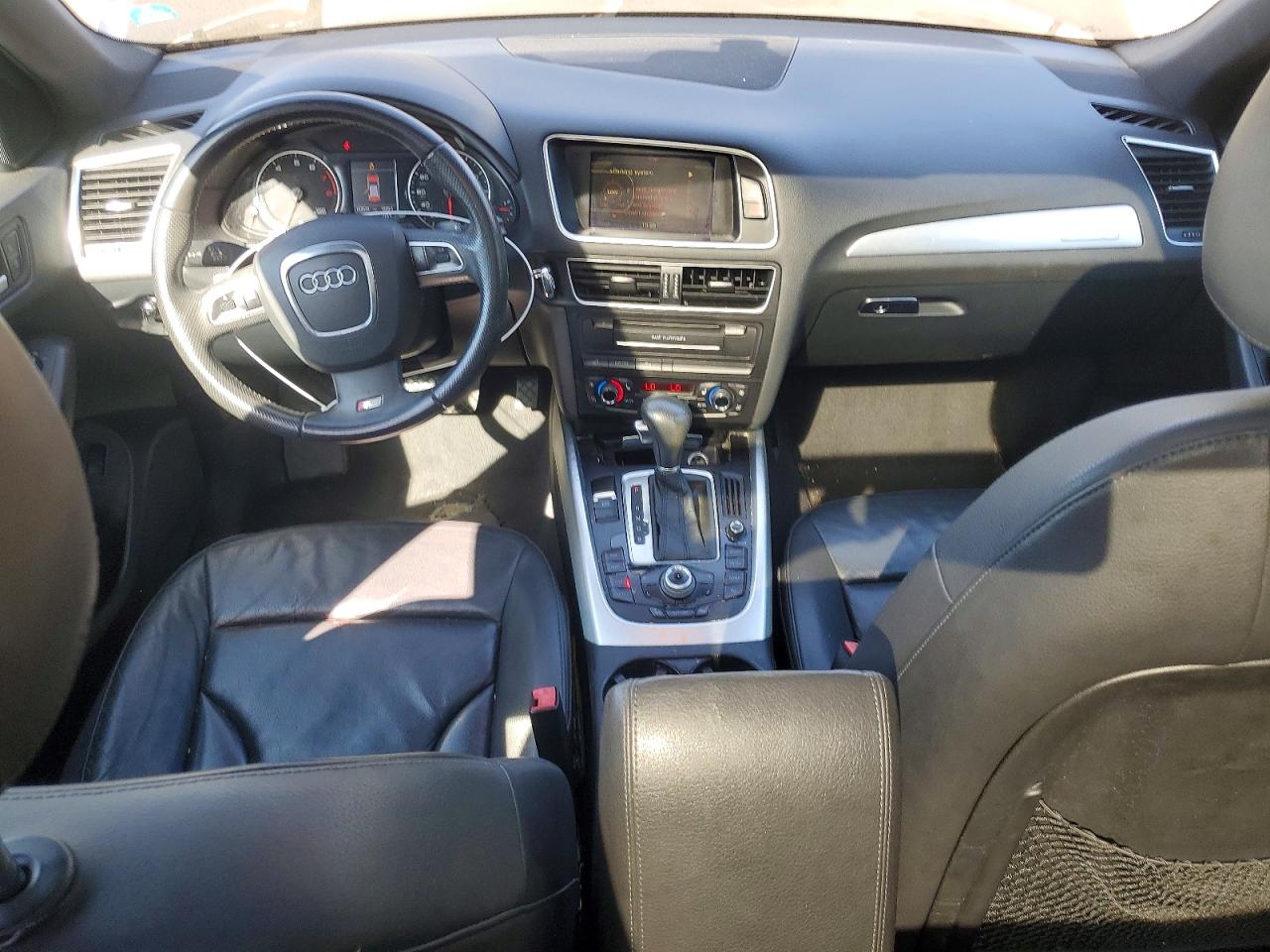 2010 Audi Q5 Premium Plus Черный vin: WA1MKAFP6AA086085