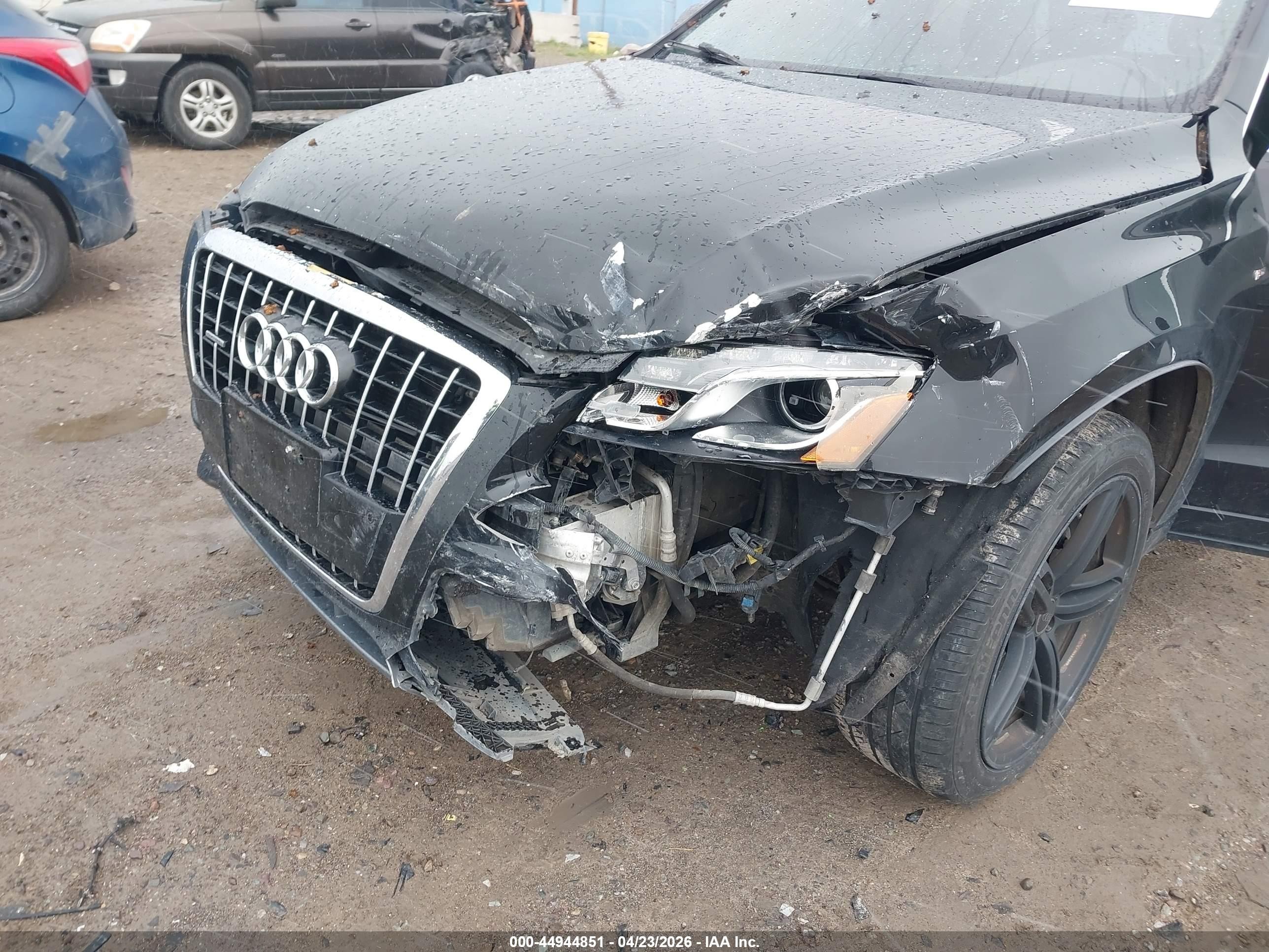 2010 Audi Q5 3.2 Premium Black vin: WA1MKAFPXAA039495
