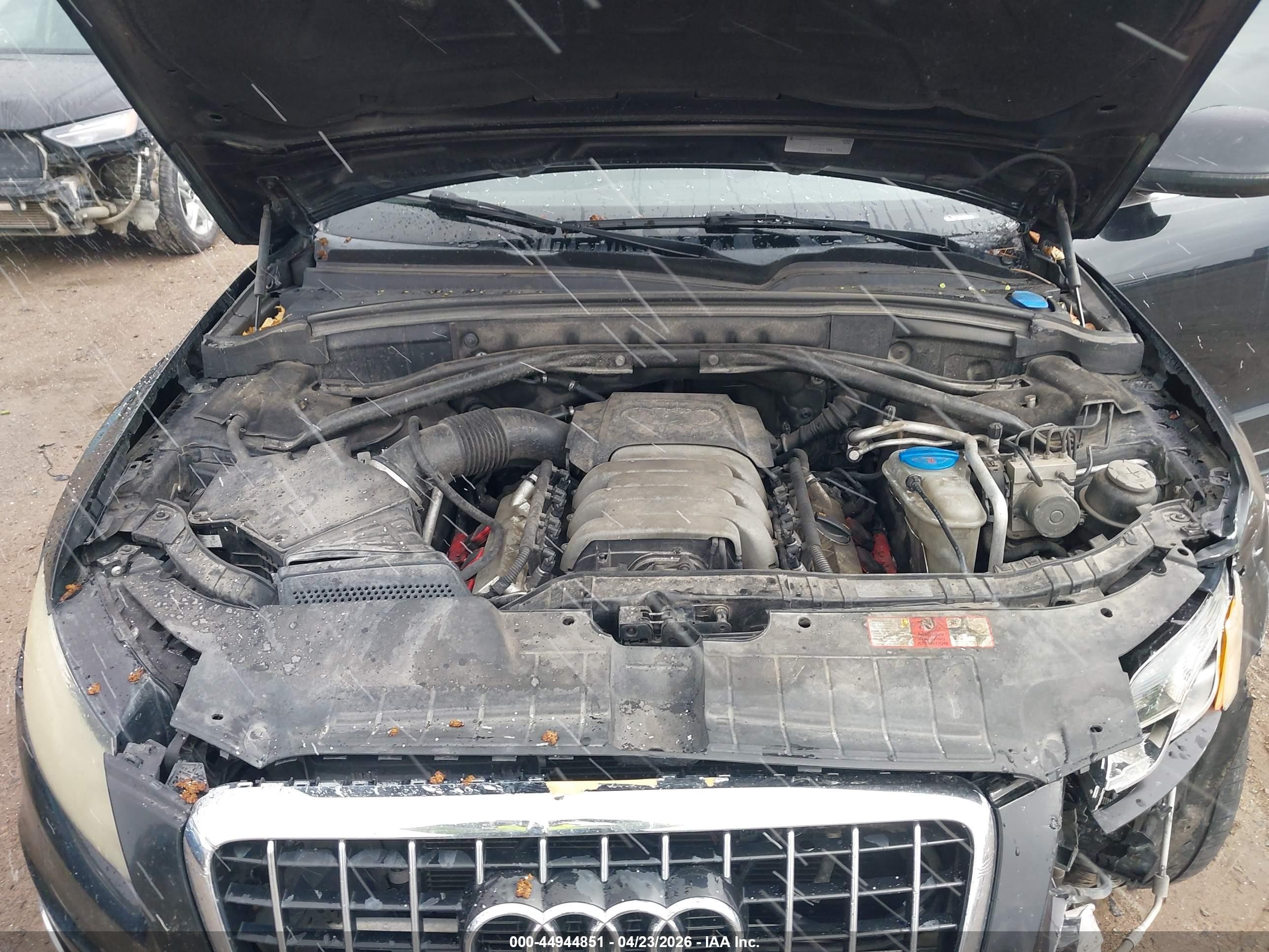 2010 Audi Q5 3.2 Premium Black vin: WA1MKAFPXAA039495
