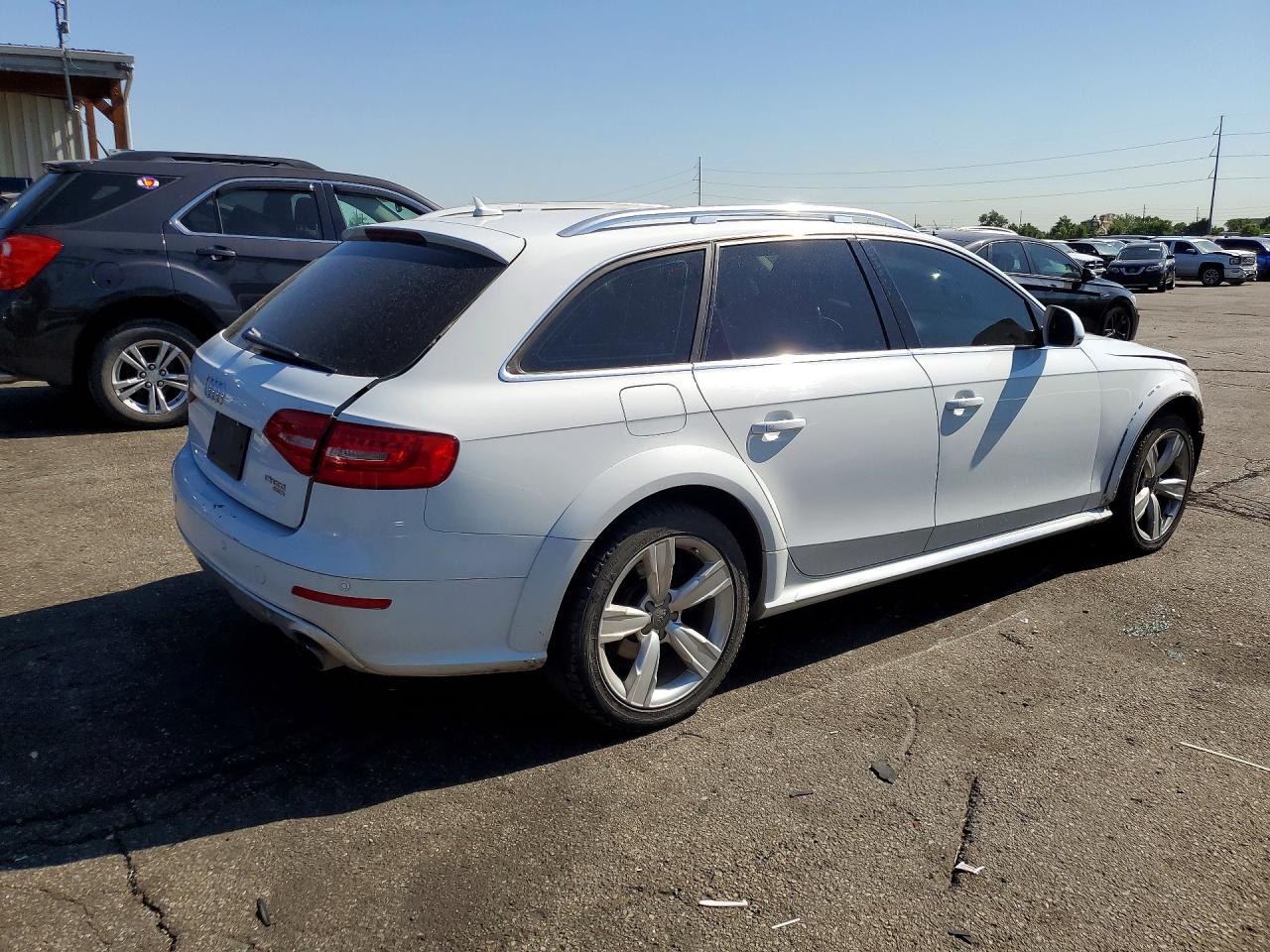 2014 Audi A4 Allroad Premium White vin: WA1TFAFL7EA018171