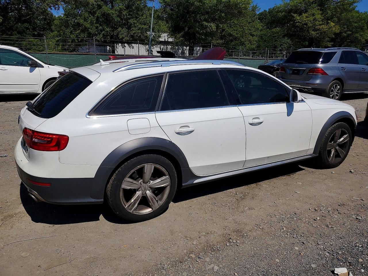 2013 Audi A4 Allroad Premium Plus White vin: WA1UFAFL0DA246841