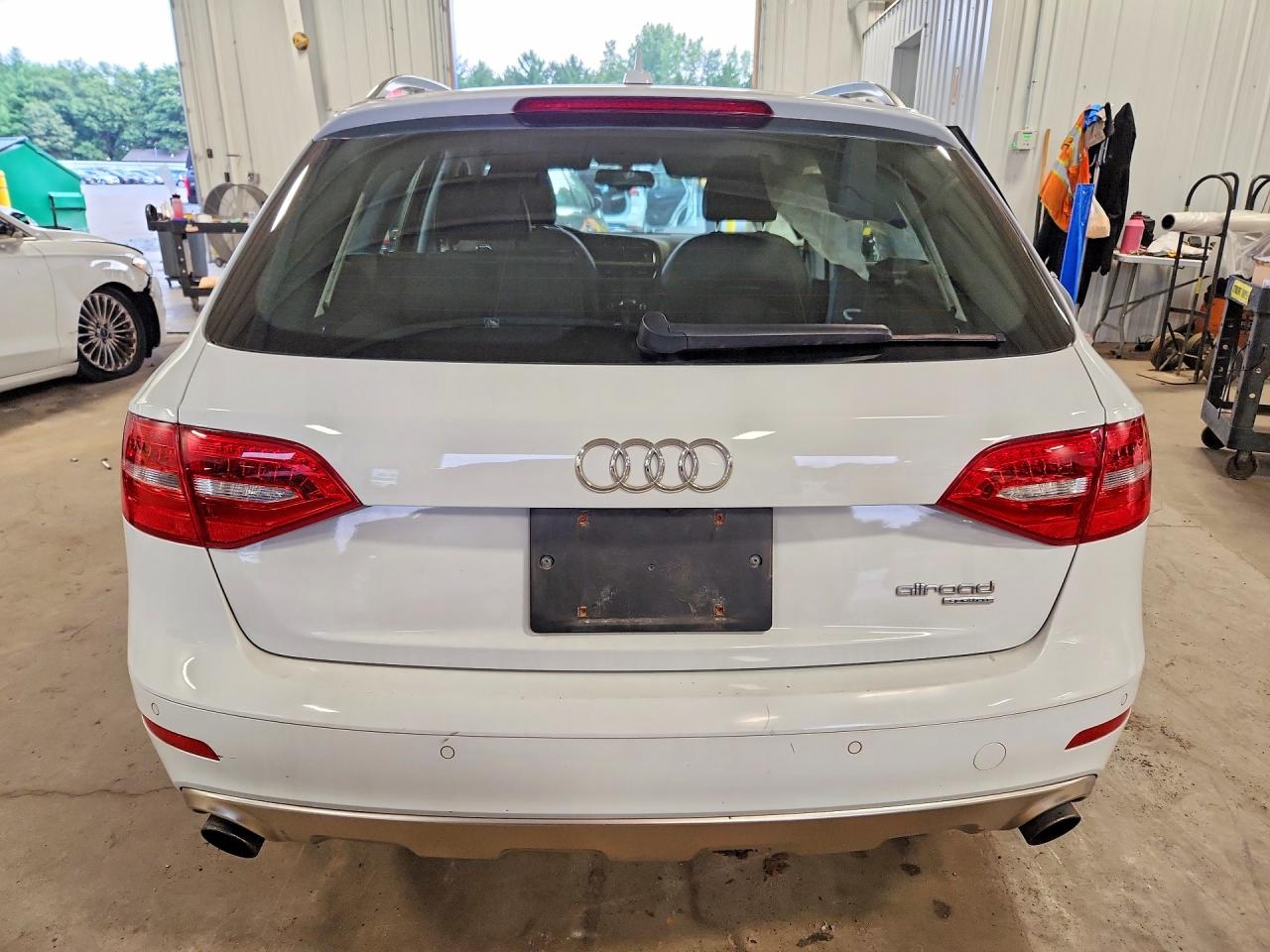 2014 Audi A4 Allroad Premium Plus White vin: WA1UFAFL0EA115460