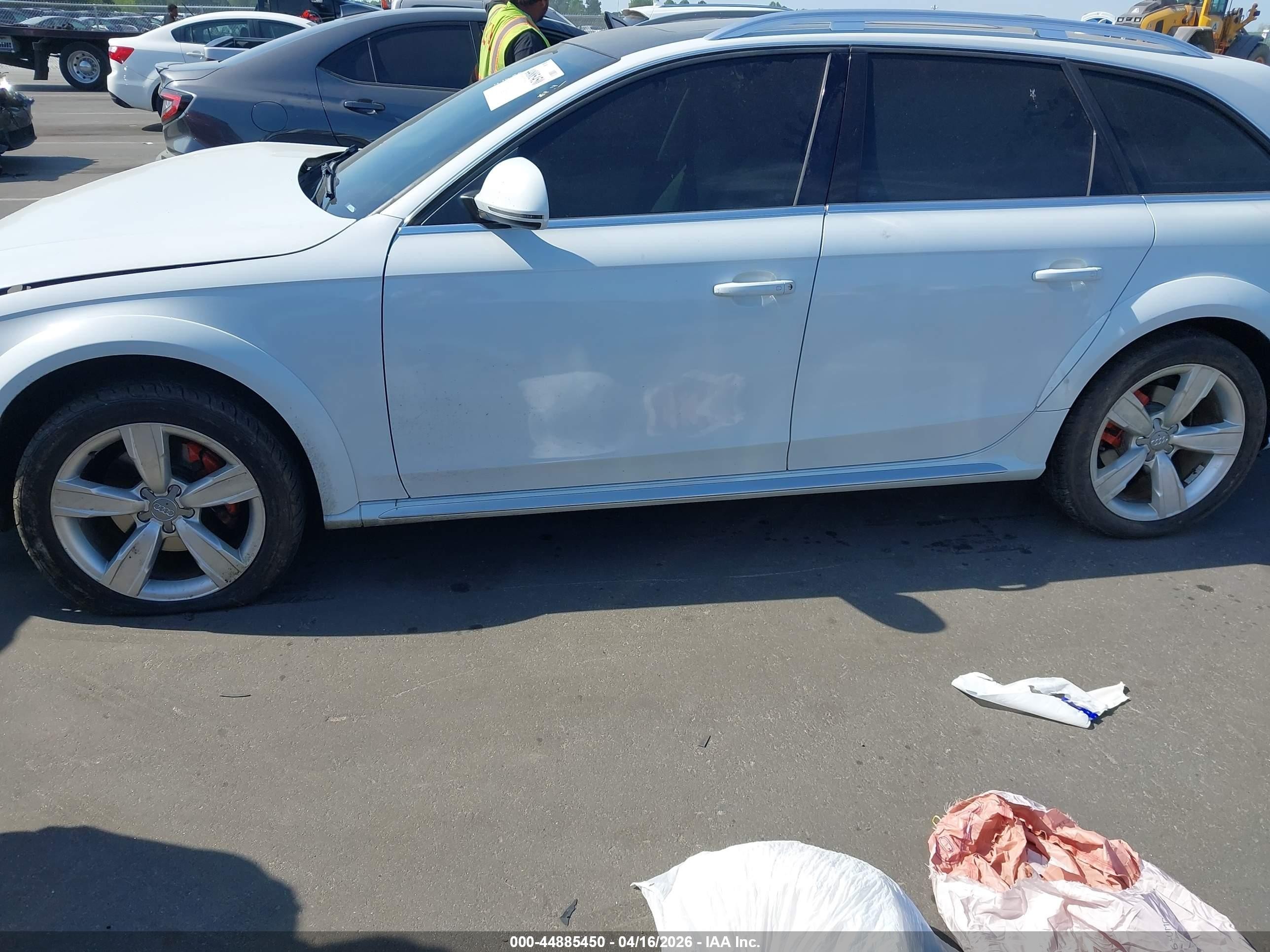2013 Audi Allroad 2.0t Premium Plus White vin: WA1UFAFL1DA179828