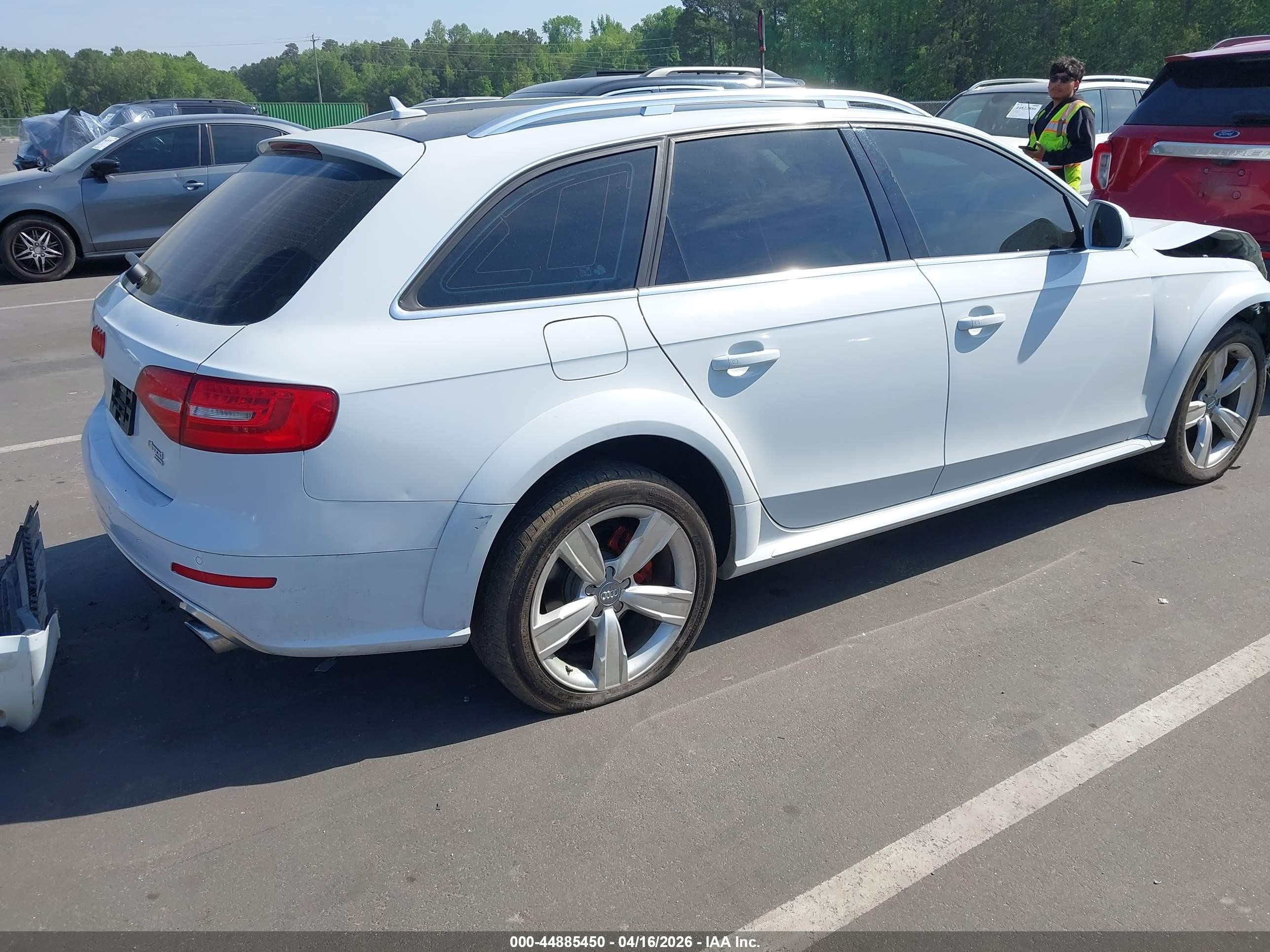 2013 Audi Allroad 2.0t Premium Plus White vin: WA1UFAFL1DA179828
