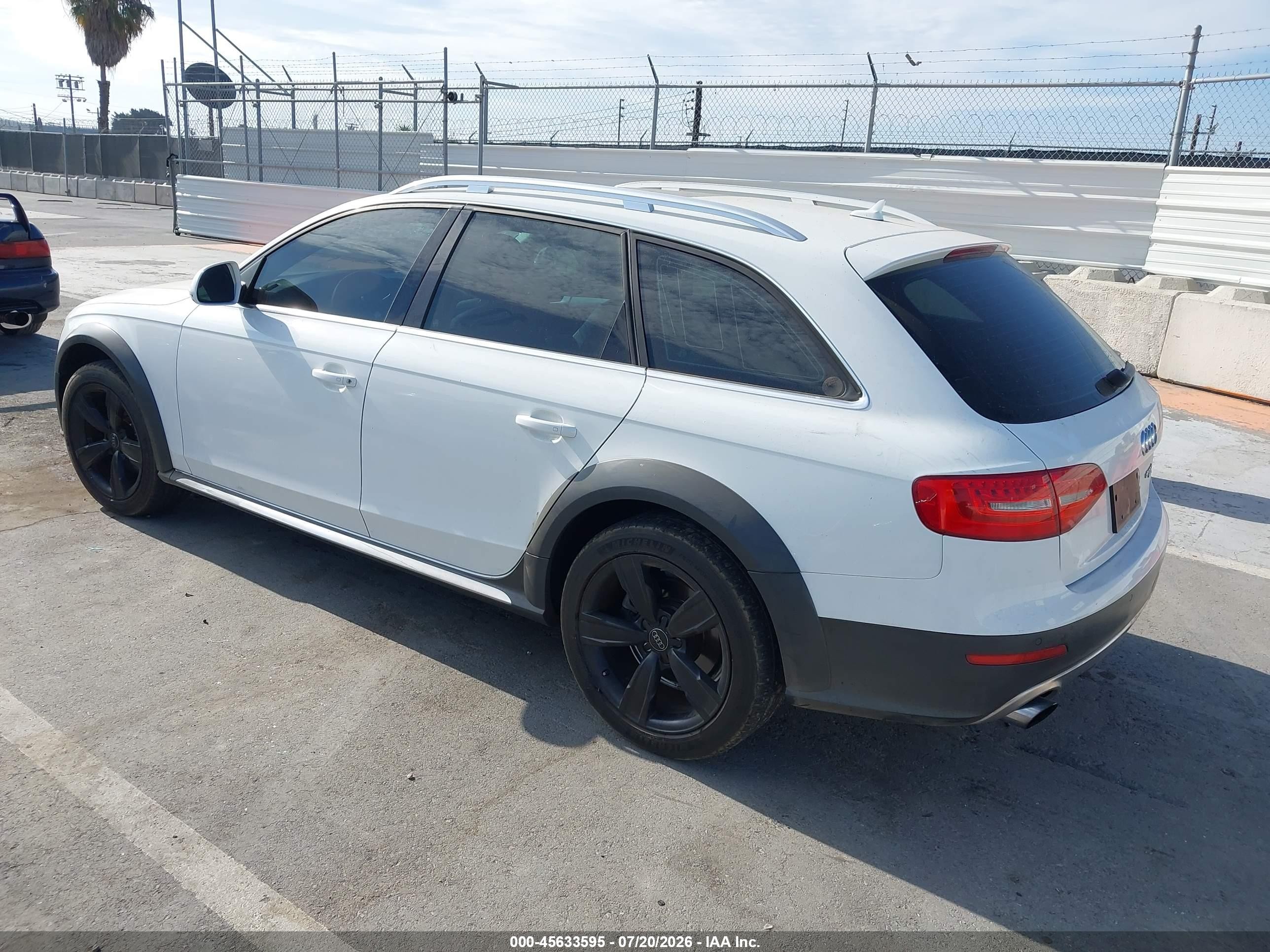2014 Audi Allroad 2.0t Premium White vin: WA1UFAFL1EA088379