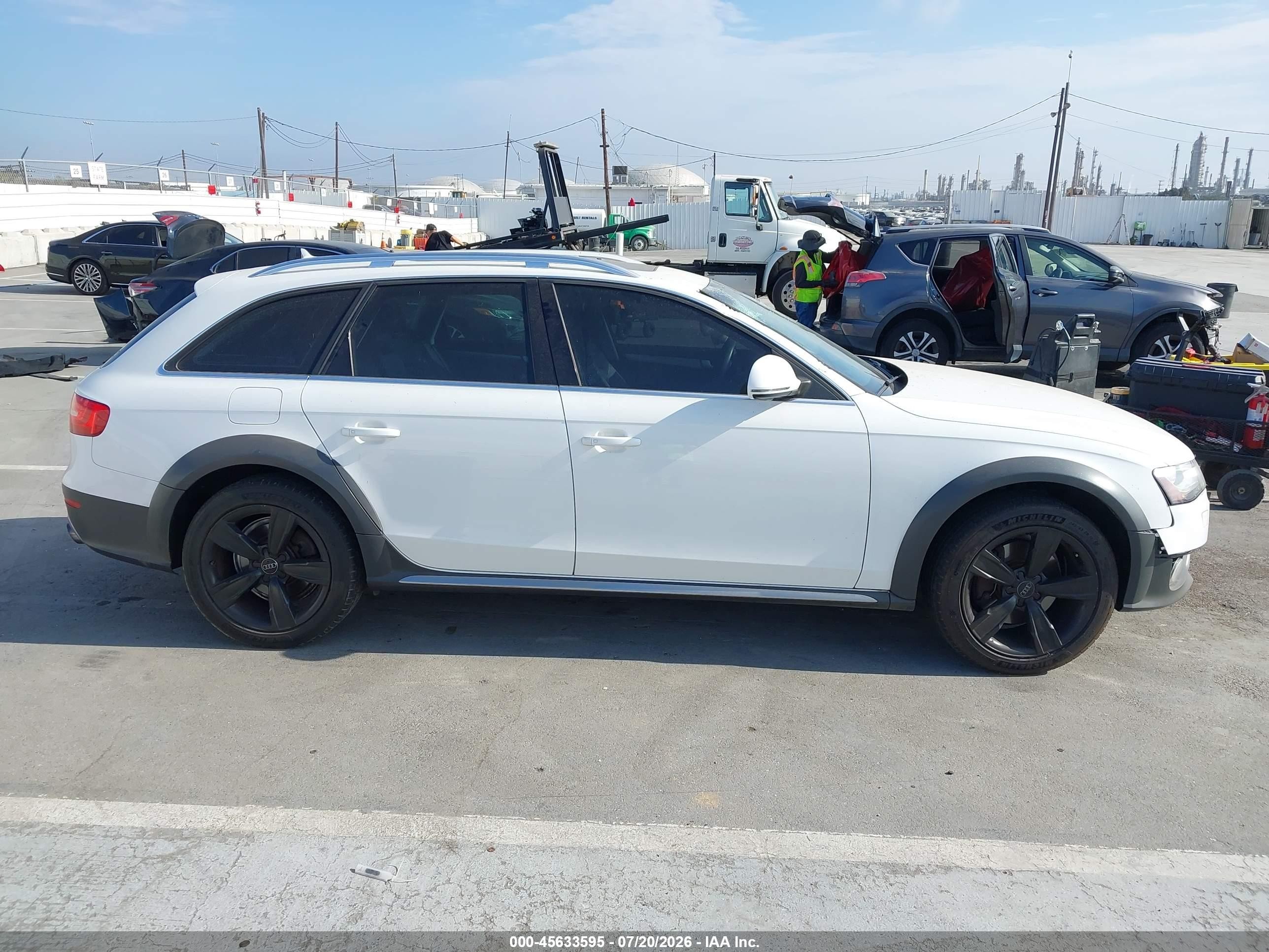 2014 Audi Allroad 2.0t Premium White vin: WA1UFAFL1EA088379