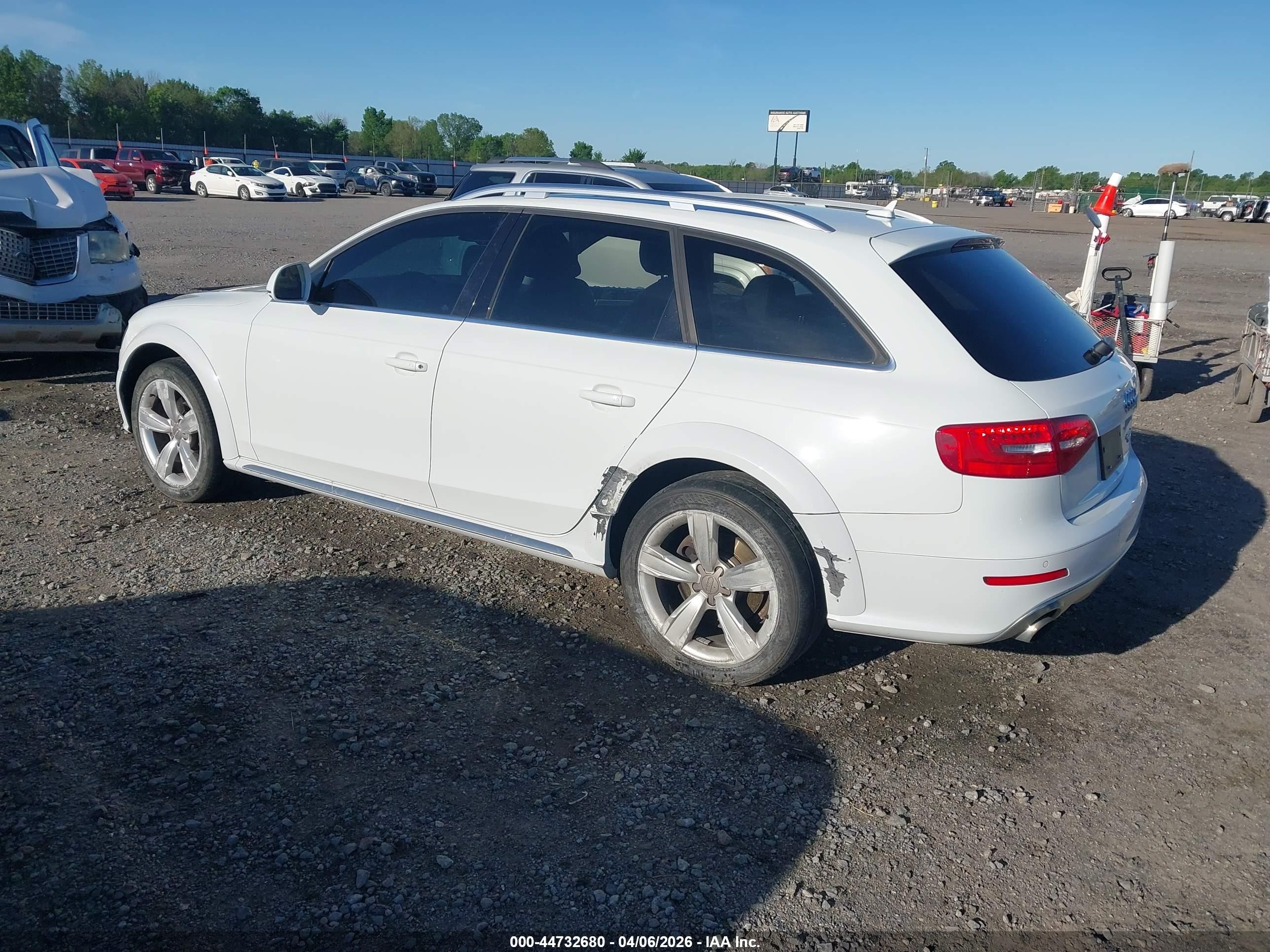 2015 Audi Allroad 2.0t Premium White vin: WA1UFAFL1FA122273