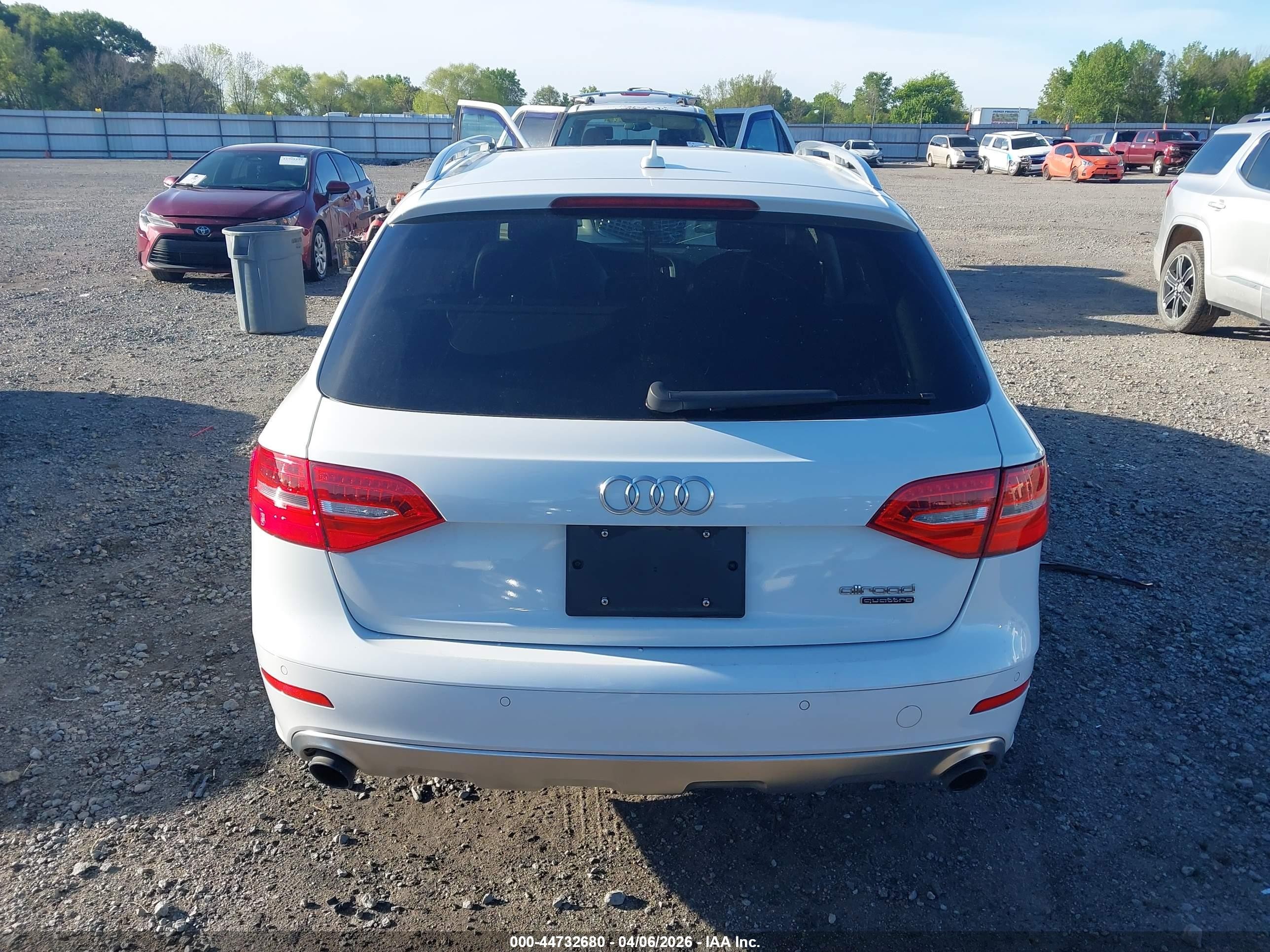 2015 Audi Allroad 2.0t Premium White vin: WA1UFAFL1FA122273