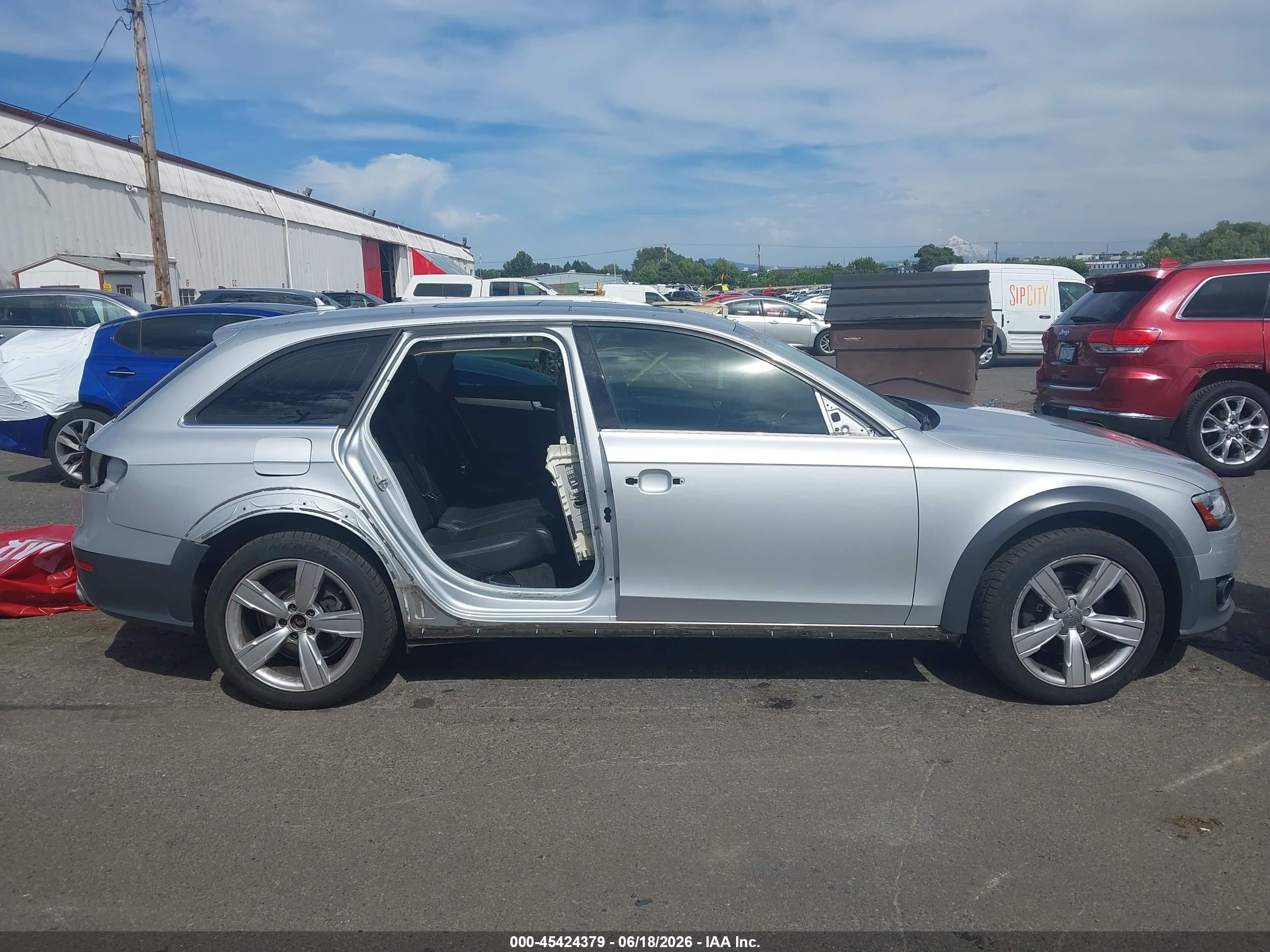 2013 Audi Allroad 2.0t Premium Plus Silver vin: WA1UFAFL2DA132887