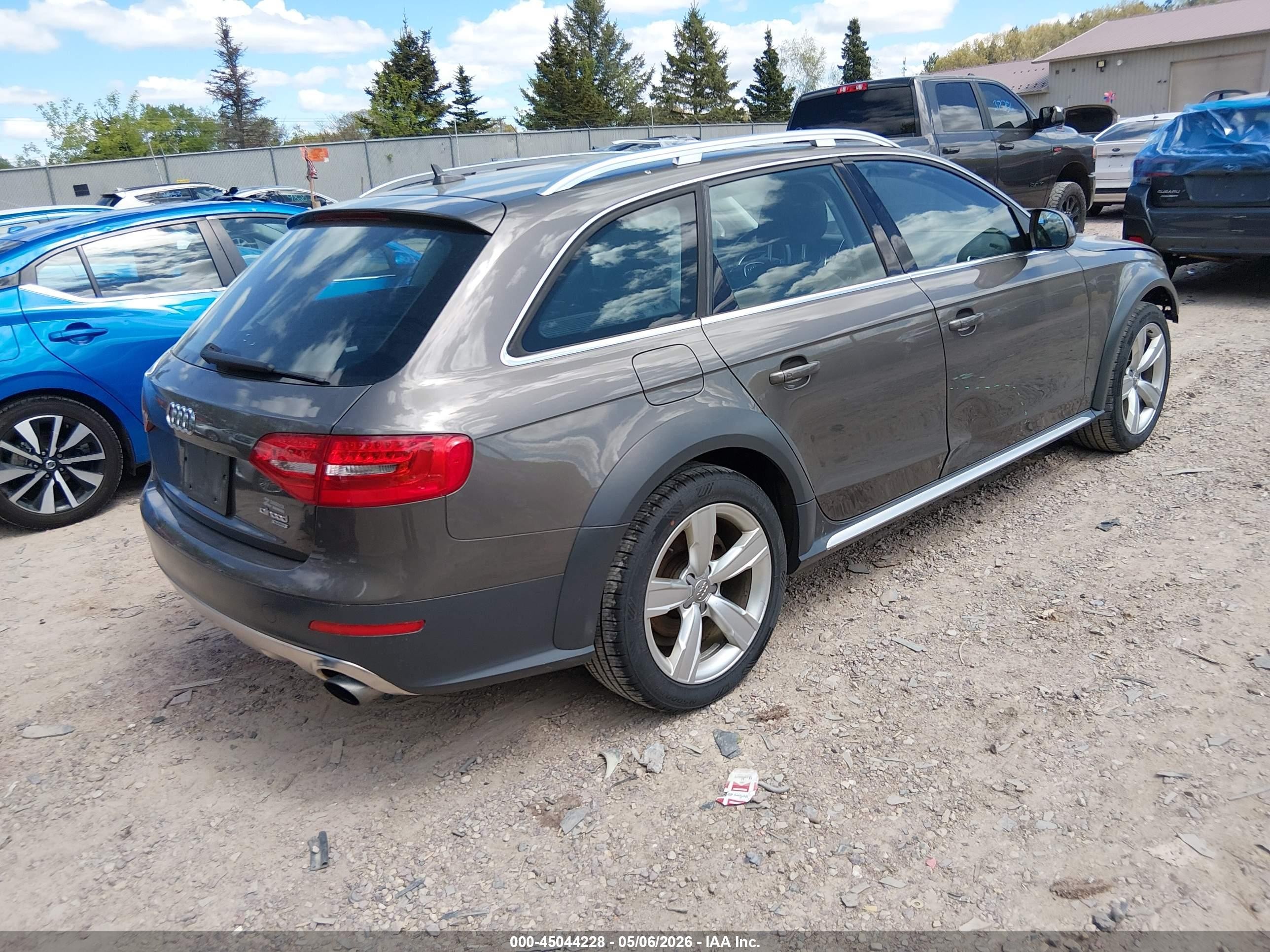 2014 Audi Allroad 2.0t Premium Бежевый vin: WA1UFAFL2EA162103