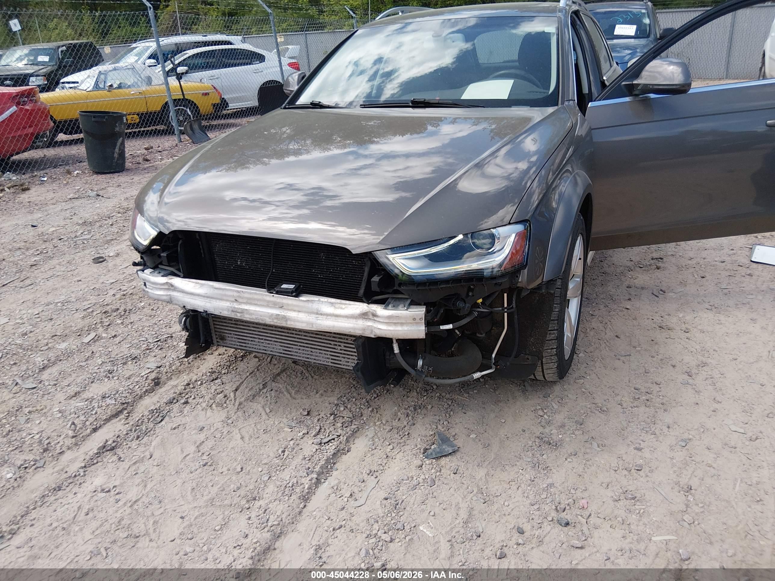 2014 Audi Allroad 2.0t Premium Бежевый vin: WA1UFAFL2EA162103