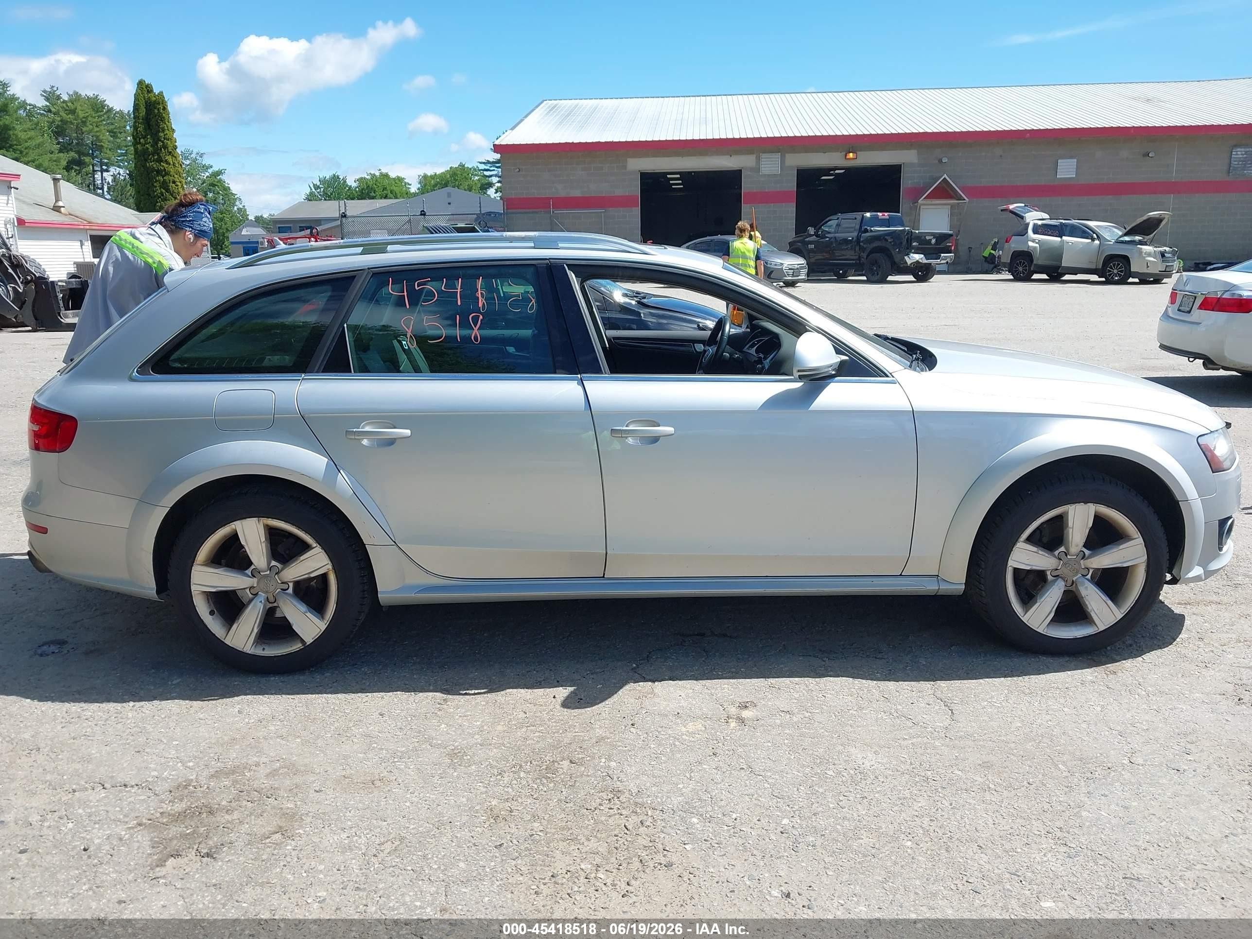 2014 Audi Allroad 2.0t Premium Серебряный vin: WA1UFAFL3EA026577