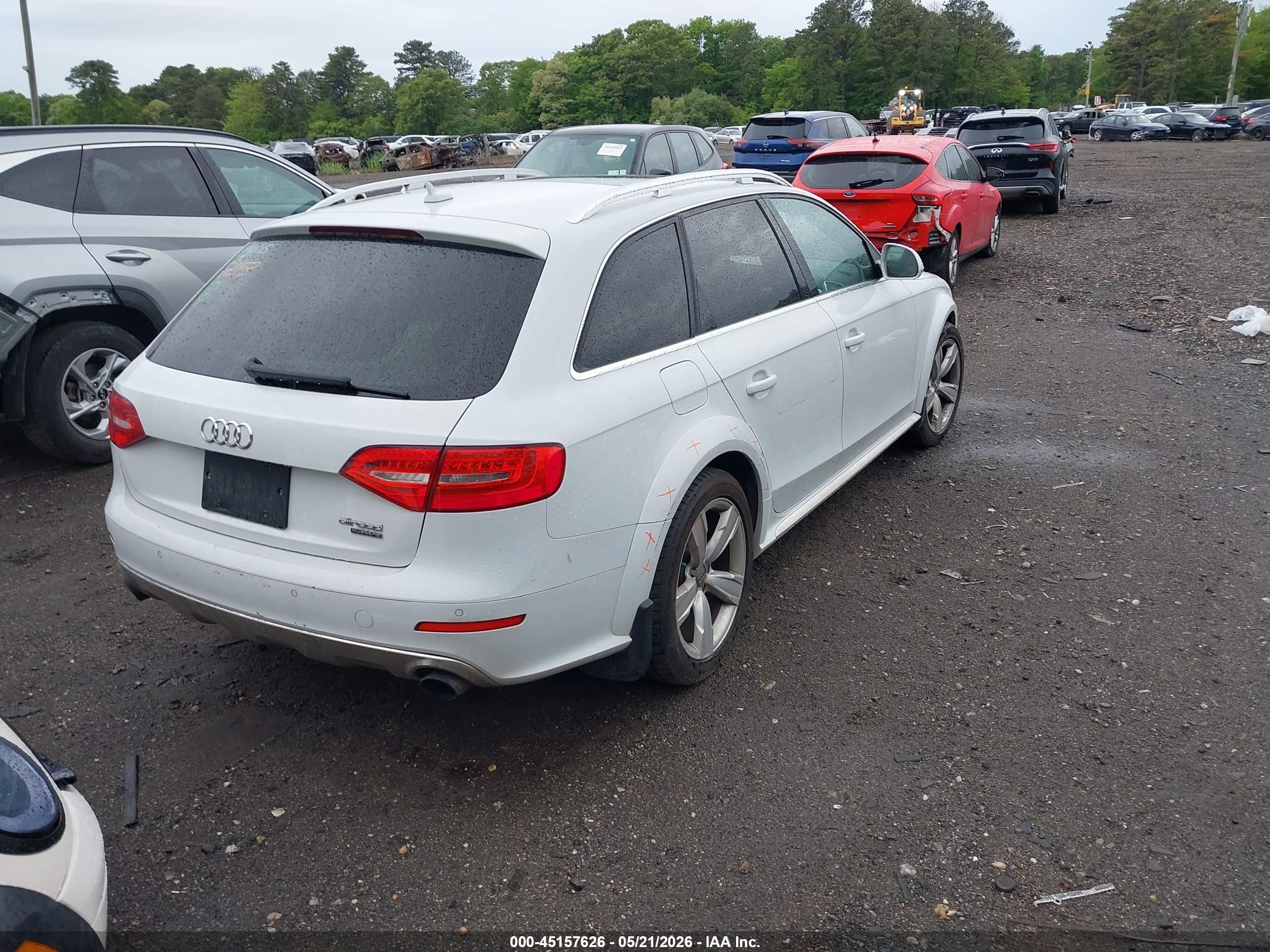 2015 Audi Allroad 2.0t Premium Белый vin: WA1UFAFL3FA071651