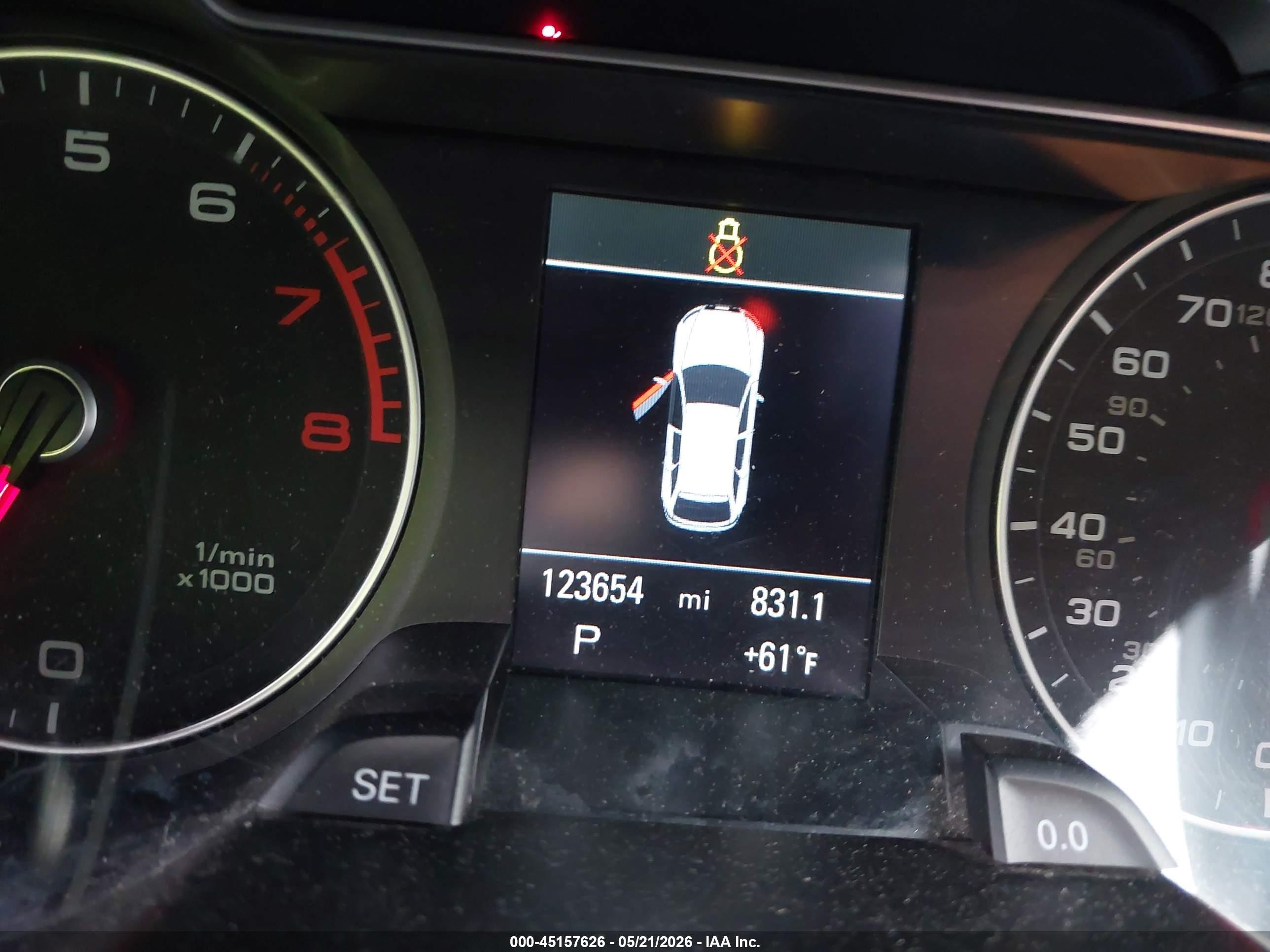 2015 Audi Allroad 2.0t Premium Белый vin: WA1UFAFL3FA071651