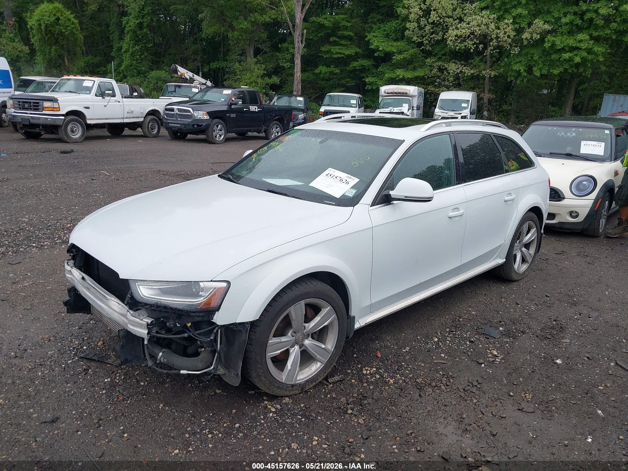 2015 Audi Allroad 2.0t Premium Белый vin: WA1UFAFL3FA071651