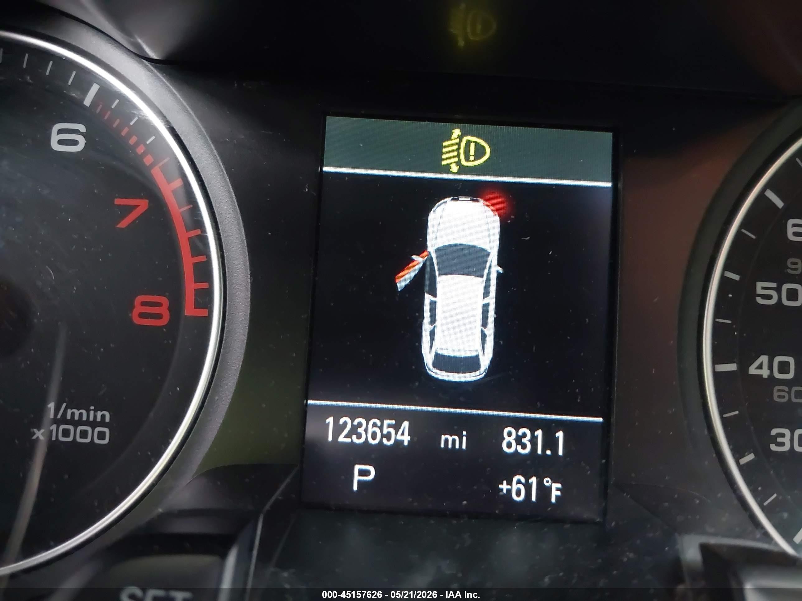 2015 Audi Allroad 2.0t Premium Белый vin: WA1UFAFL3FA071651