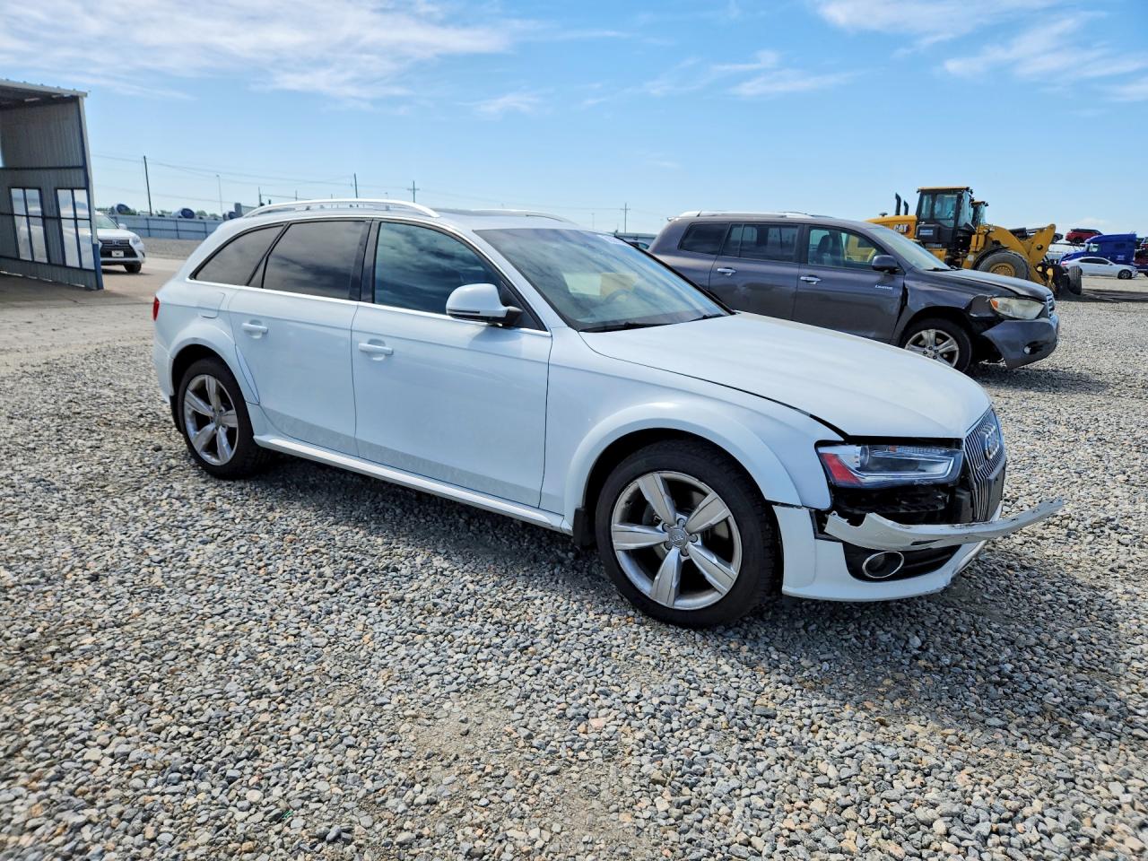 2015 Audi A4 Allroad Premium Plus Белый vin: WA1UFAFL3FA114143