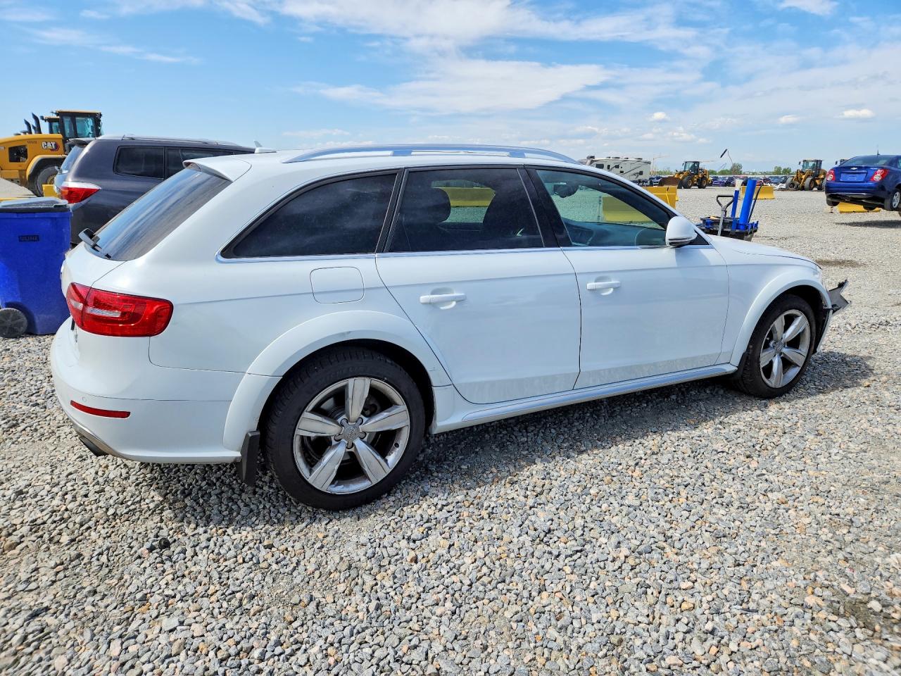 2015 Audi A4 Allroad Premium Plus Белый vin: WA1UFAFL3FA114143