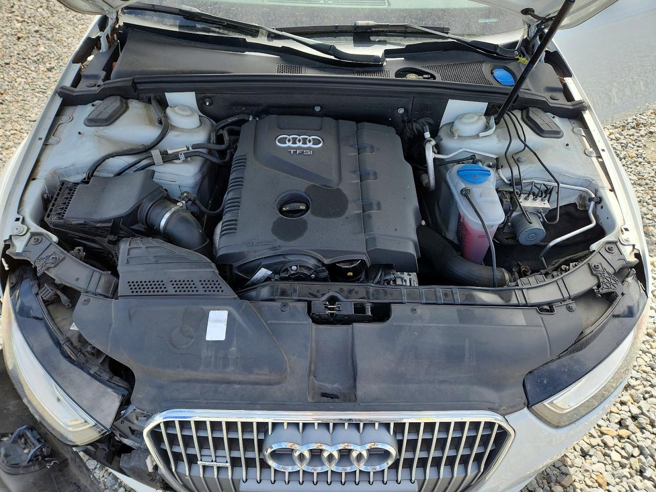 2015 Audi A4 Allroad Premium Plus Белый vin: WA1UFAFL3FA114143