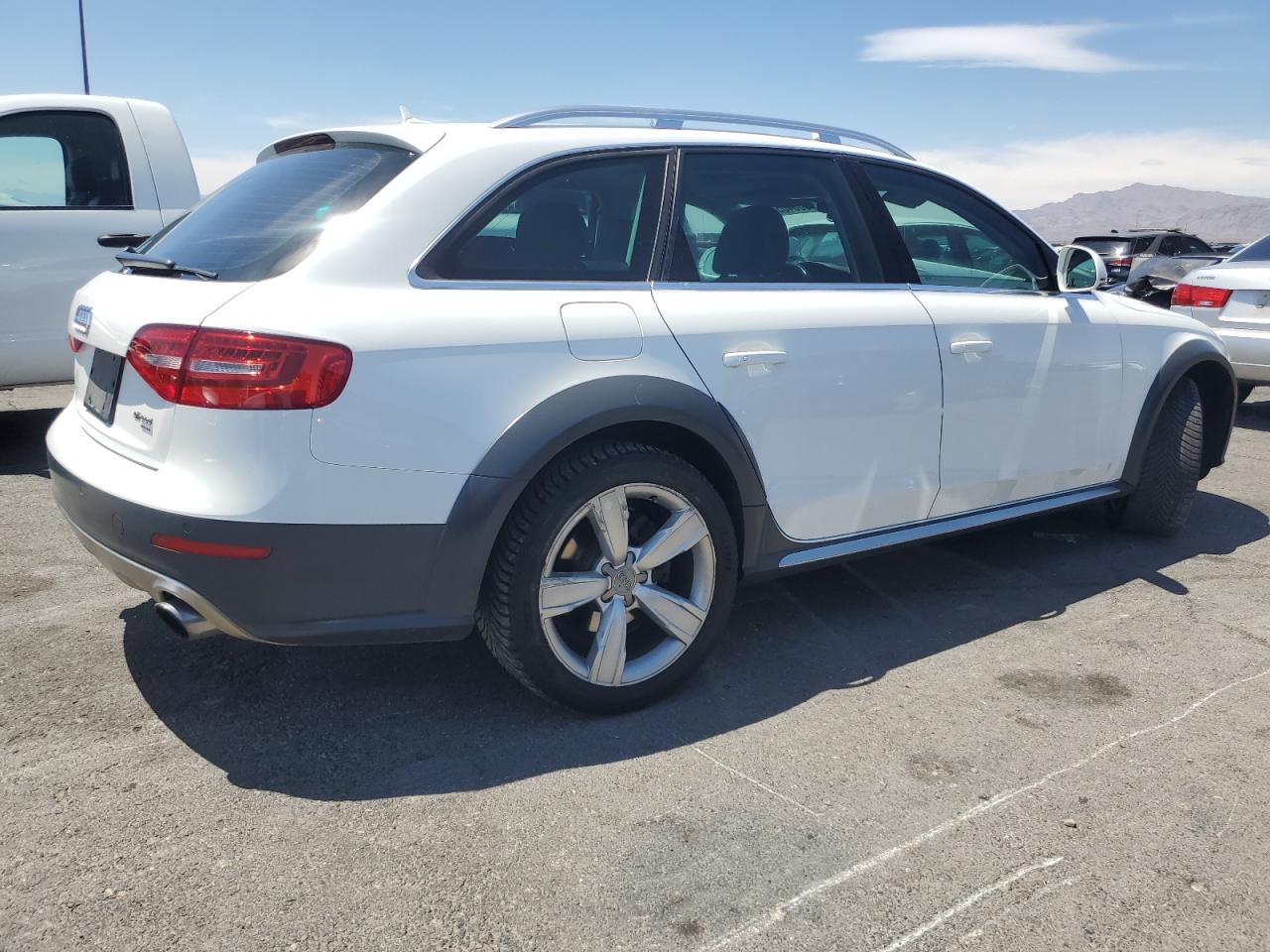 2013 Audi A4 Allroad Premium Plus White vin: WA1UFAFL4DA092604