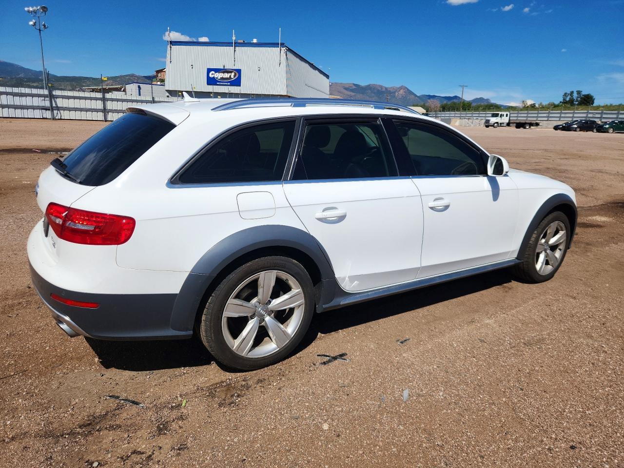 2013 Audi A4 Allroad Premium Plus White vin: WA1UFAFL4DA172128