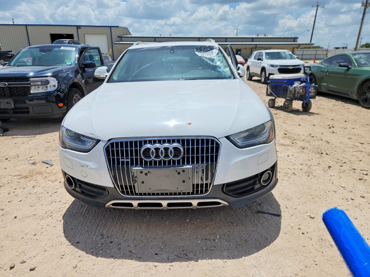 2015 Audi A4 Allroad Premium Plus White vin: WA1UFAFL6FA088010