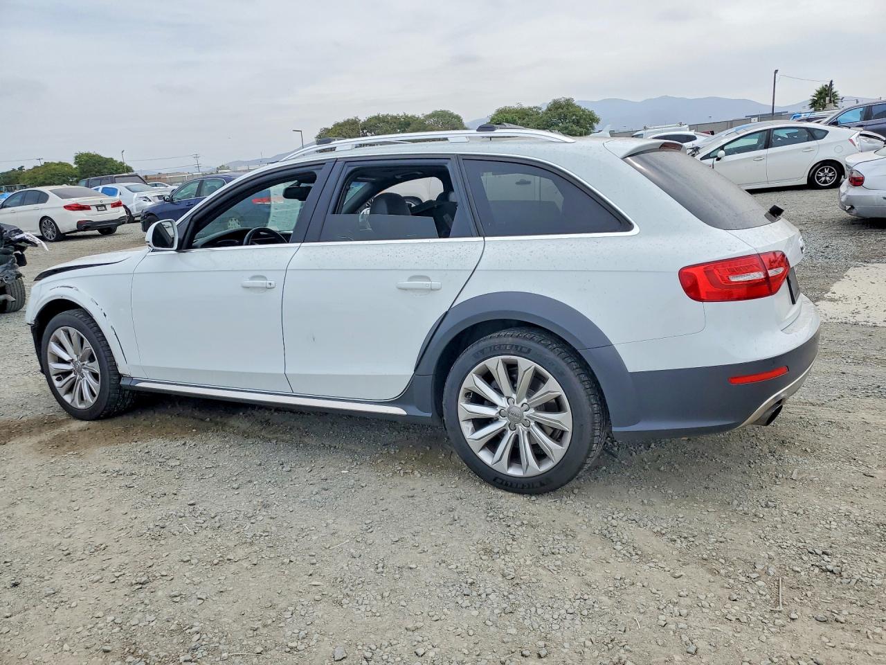 2016 Audi A4 Allroad Premium Plus White vin: WA1UFAFL8GA017098