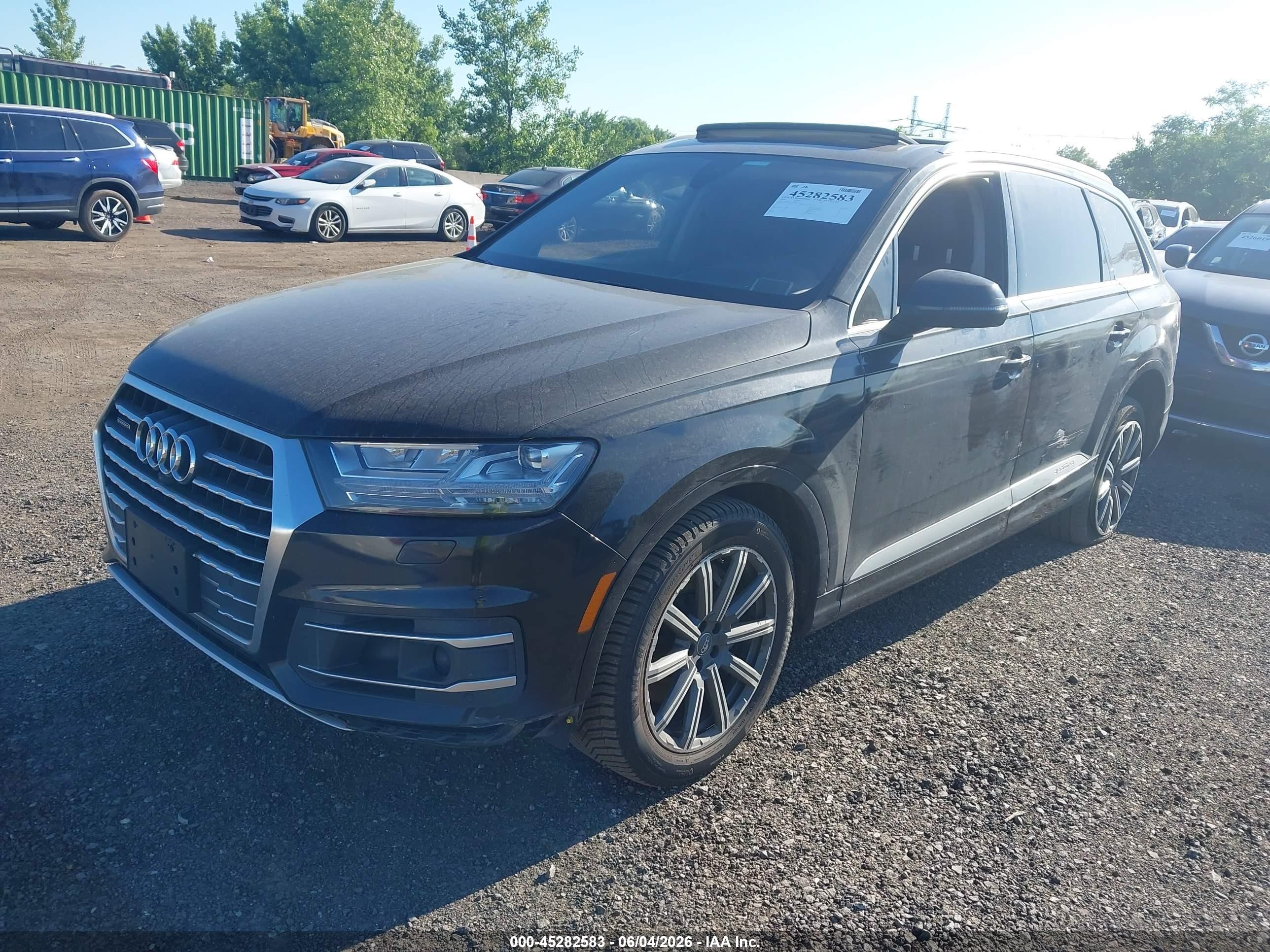 2018 Audi Q7 3.0t Premium Черный vin: WA1VAAF70JD026714