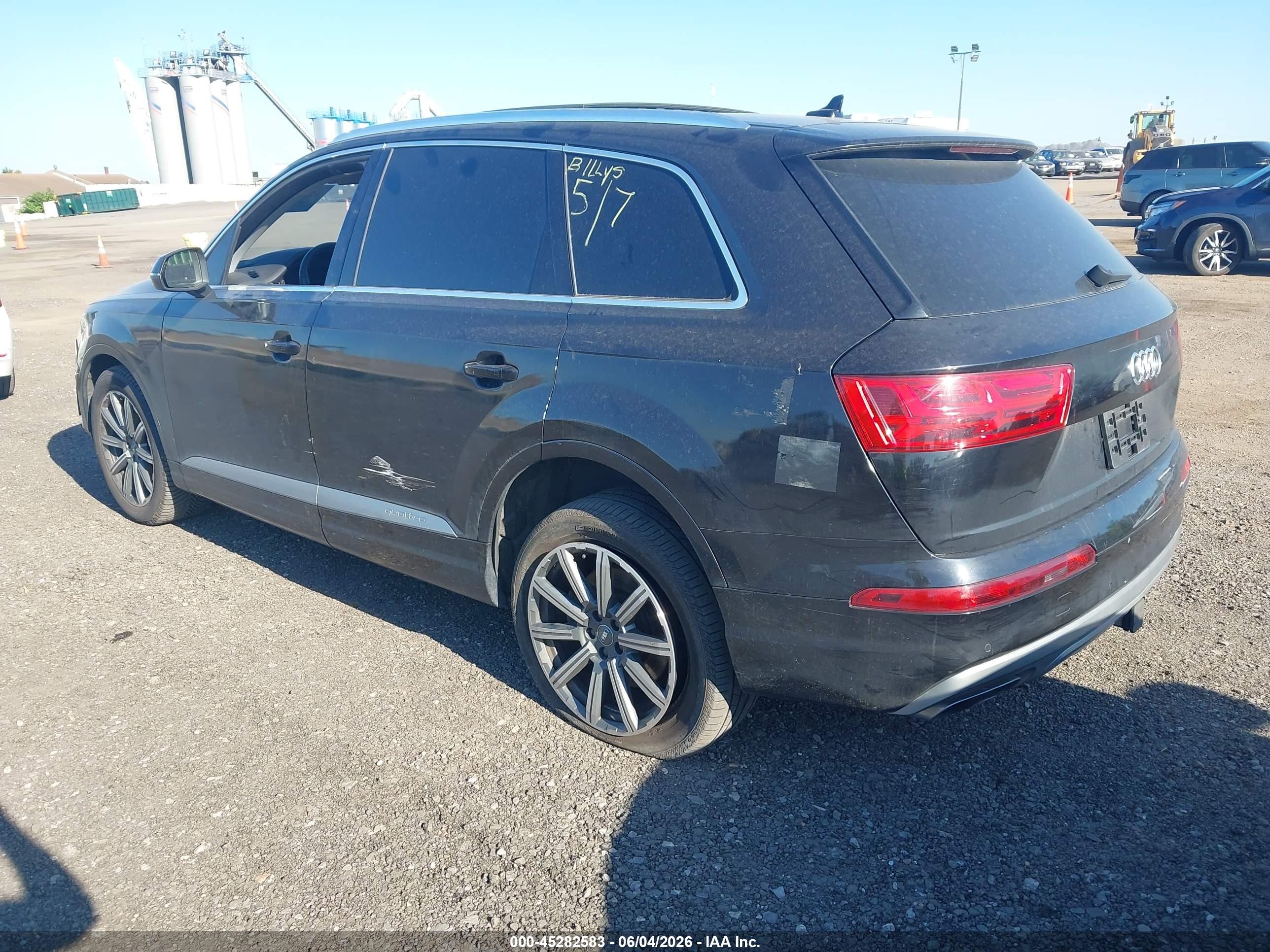2018 Audi Q7 3.0t Premium Черный vin: WA1VAAF70JD026714