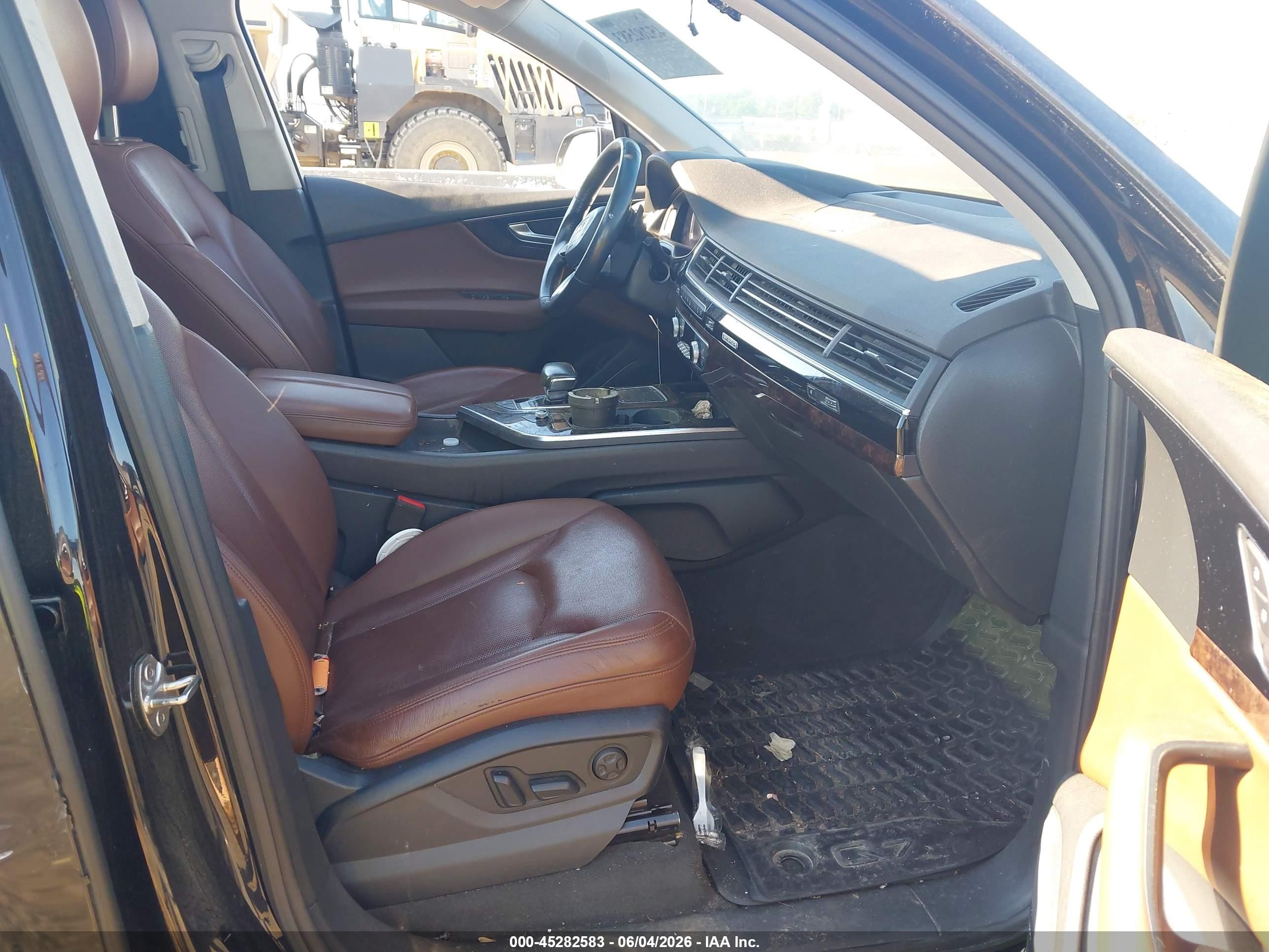 2018 Audi Q7 3.0t Premium Черный vin: WA1VAAF70JD026714