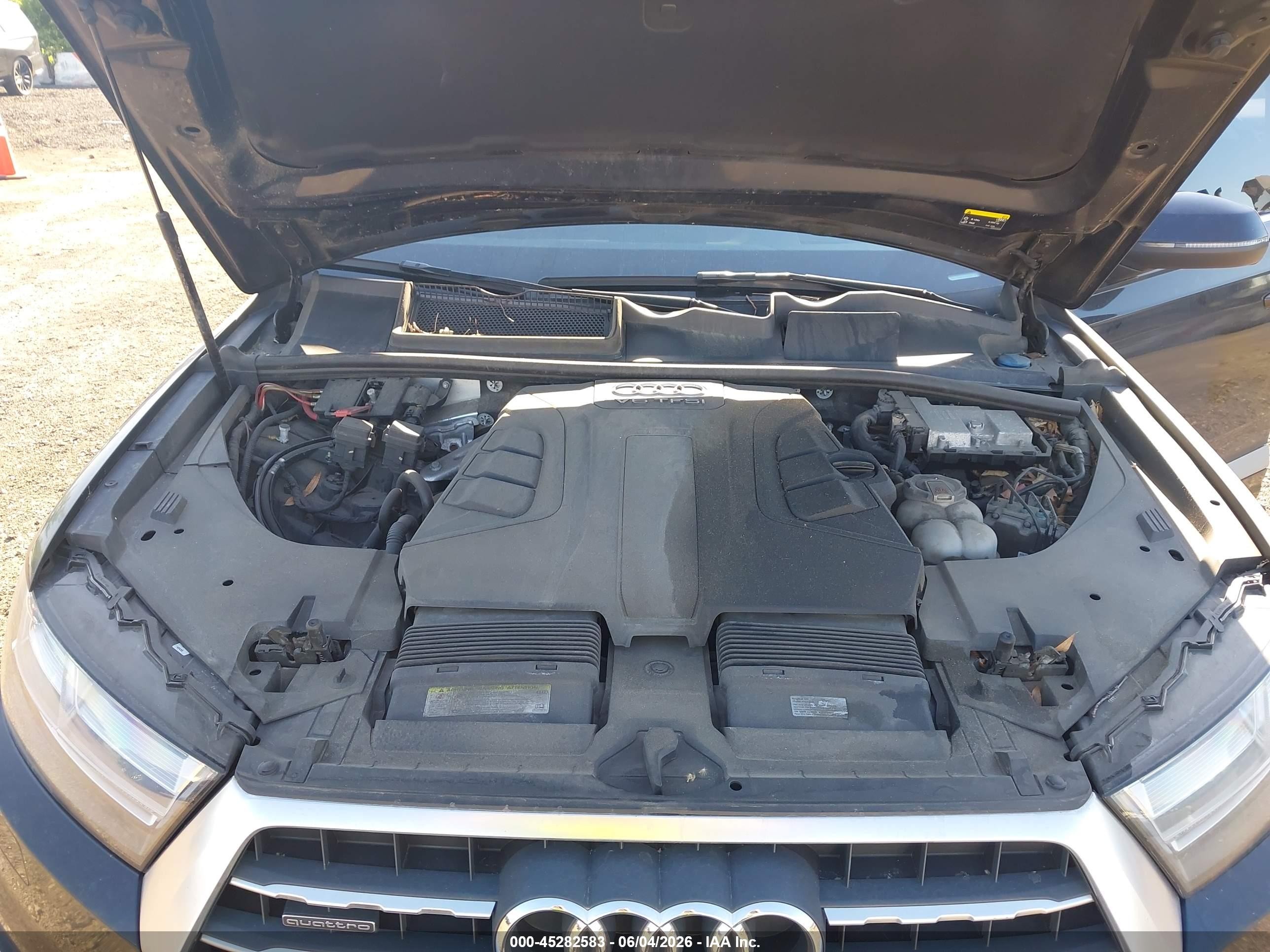 2018 Audi Q7 3.0t Premium Черный vin: WA1VAAF70JD026714