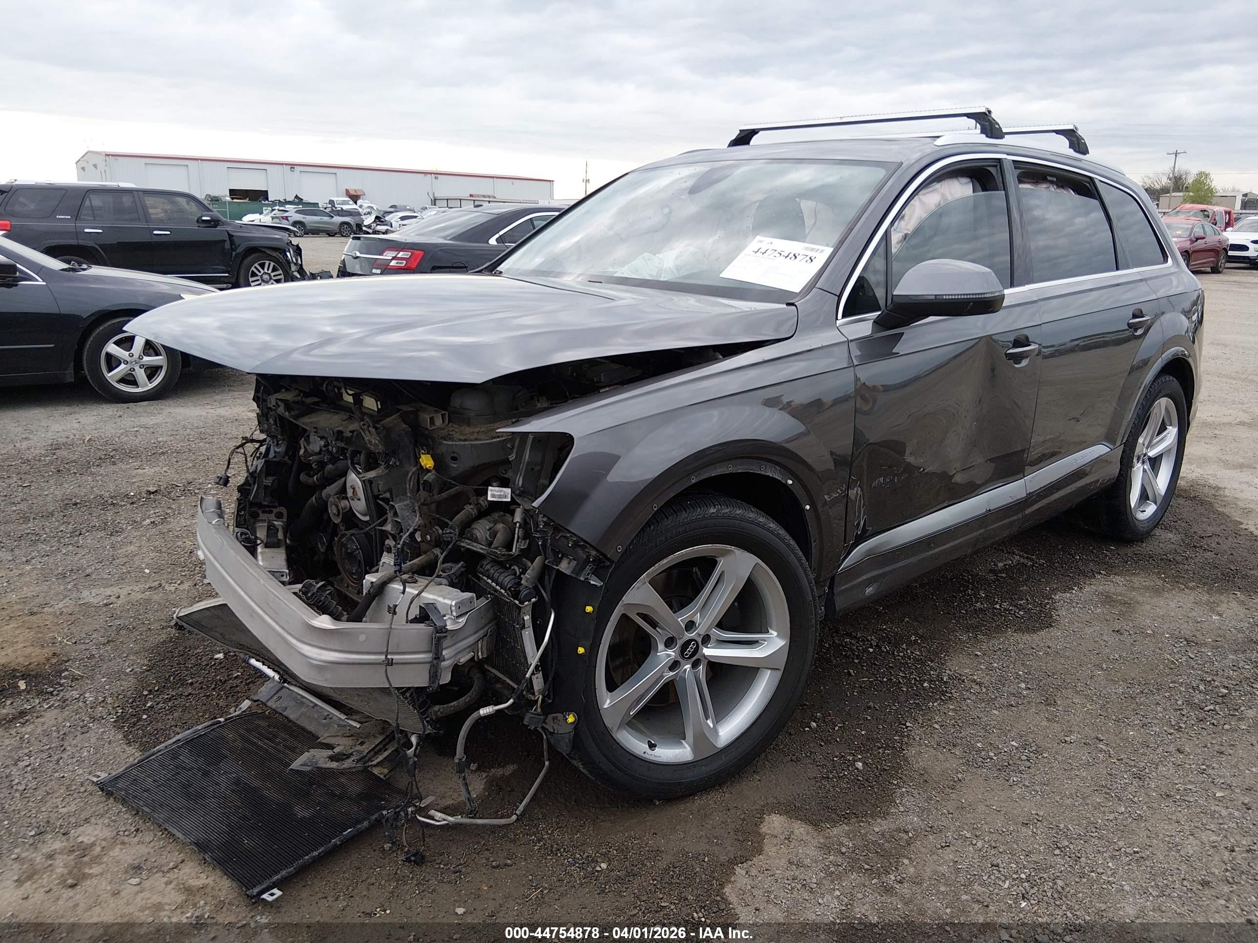 2019 Audi Q7 55 Premium Серый vin: WA1VAAF74KD003566