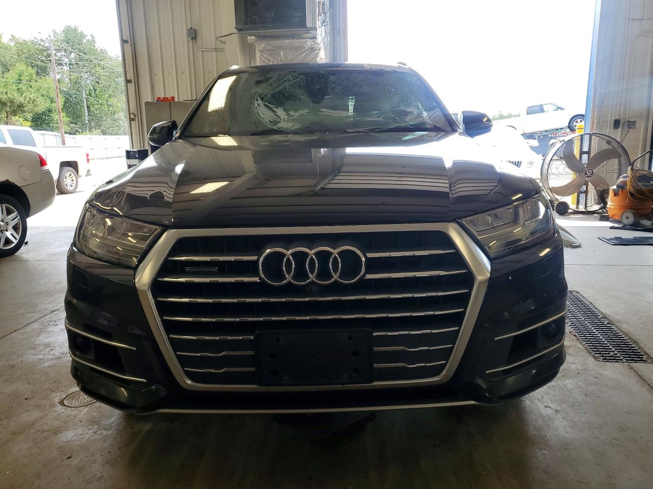 2018 Audi Q7 Prestige Black vin: WA1VAAF76JD024031