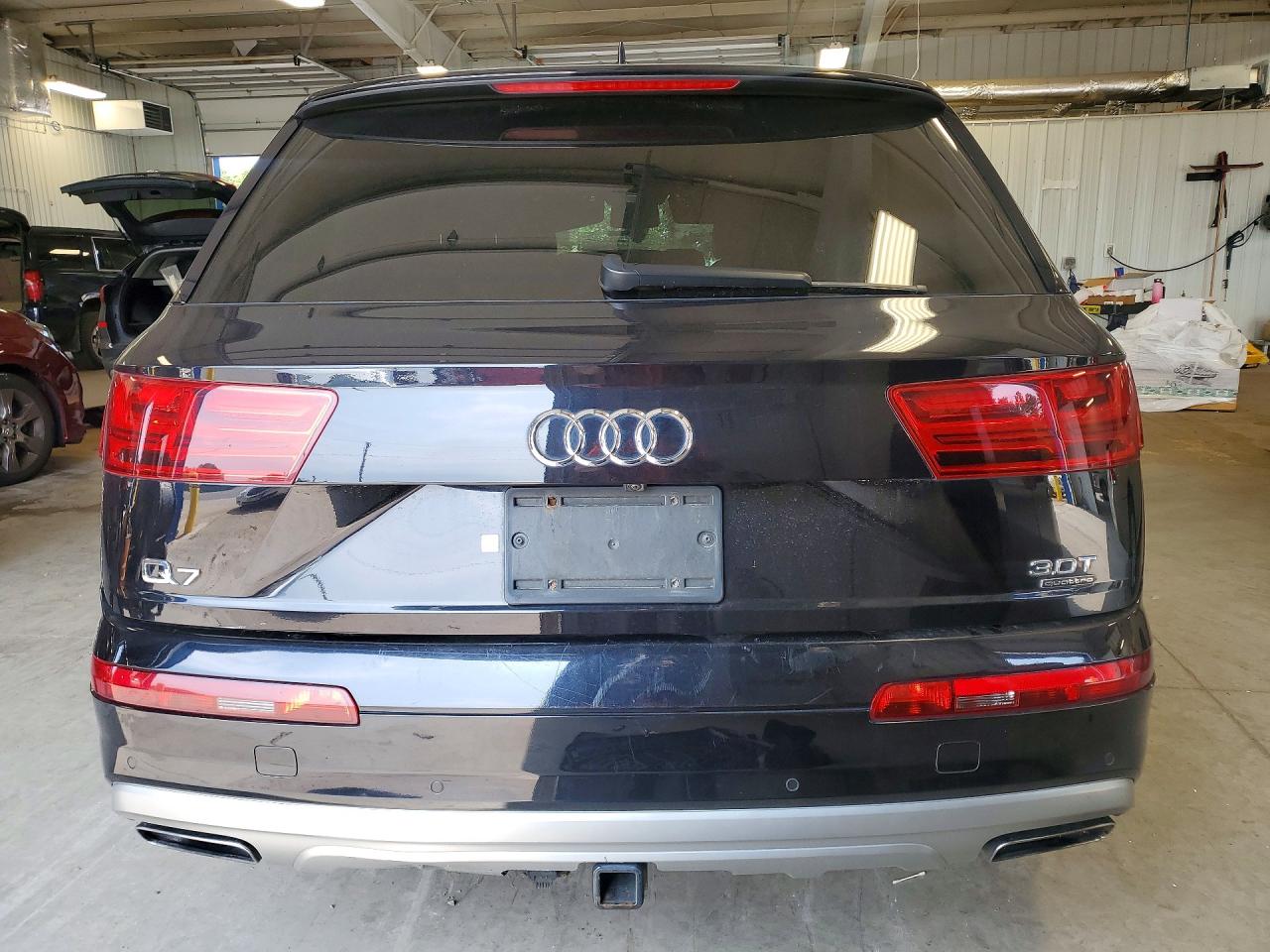 2018 Audi Q7 Prestige Black vin: WA1VAAF76JD024031