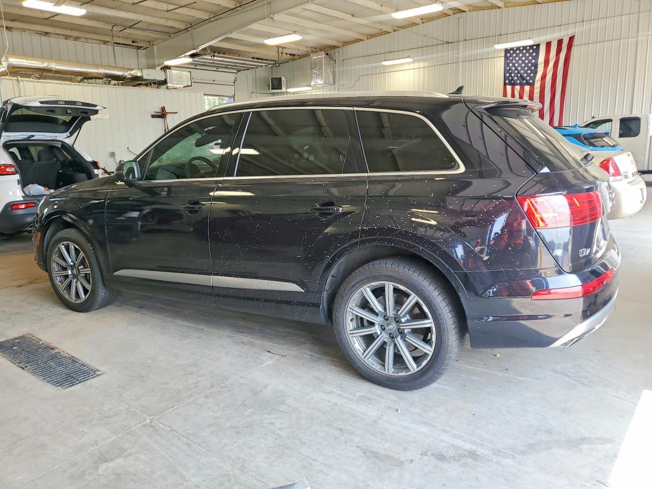 2018 Audi Q7 Prestige Black vin: WA1VAAF76JD024031