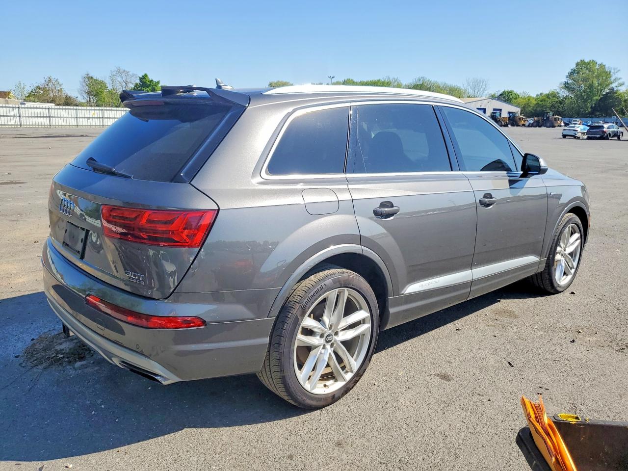 2018 Audi Q7 Prestige Gray vin: WA1VAAF76JD034395