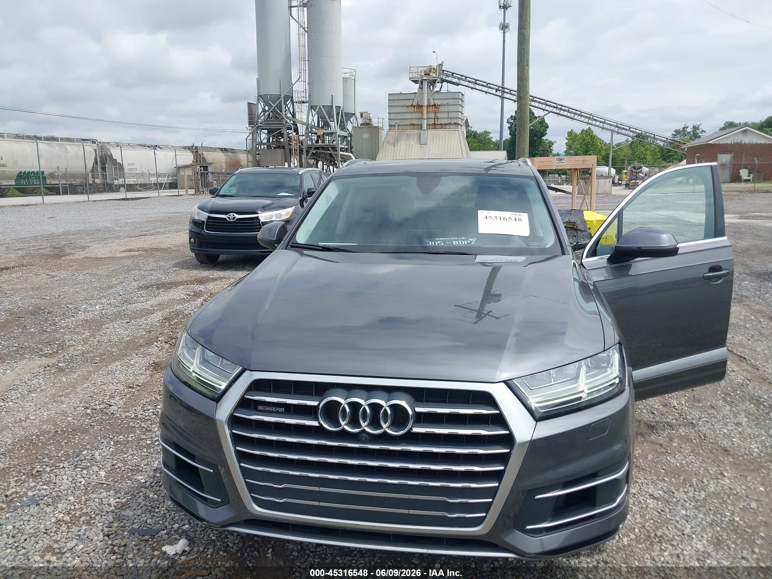 2018 Audi Q7 3.0t Premium Gray vin: WA1VAAF79JD034701