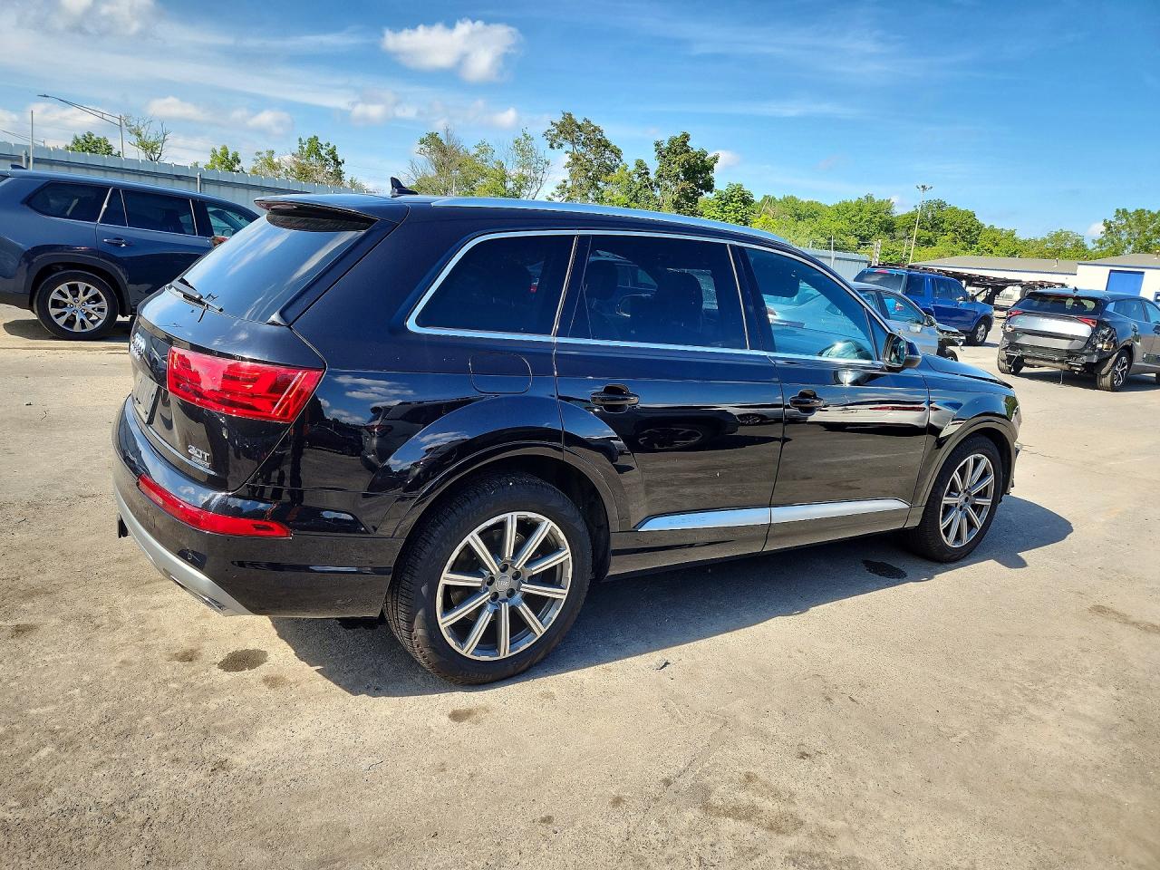 2018 Audi Q7 Prestige Black vin: WA1VAAF7XJD050941