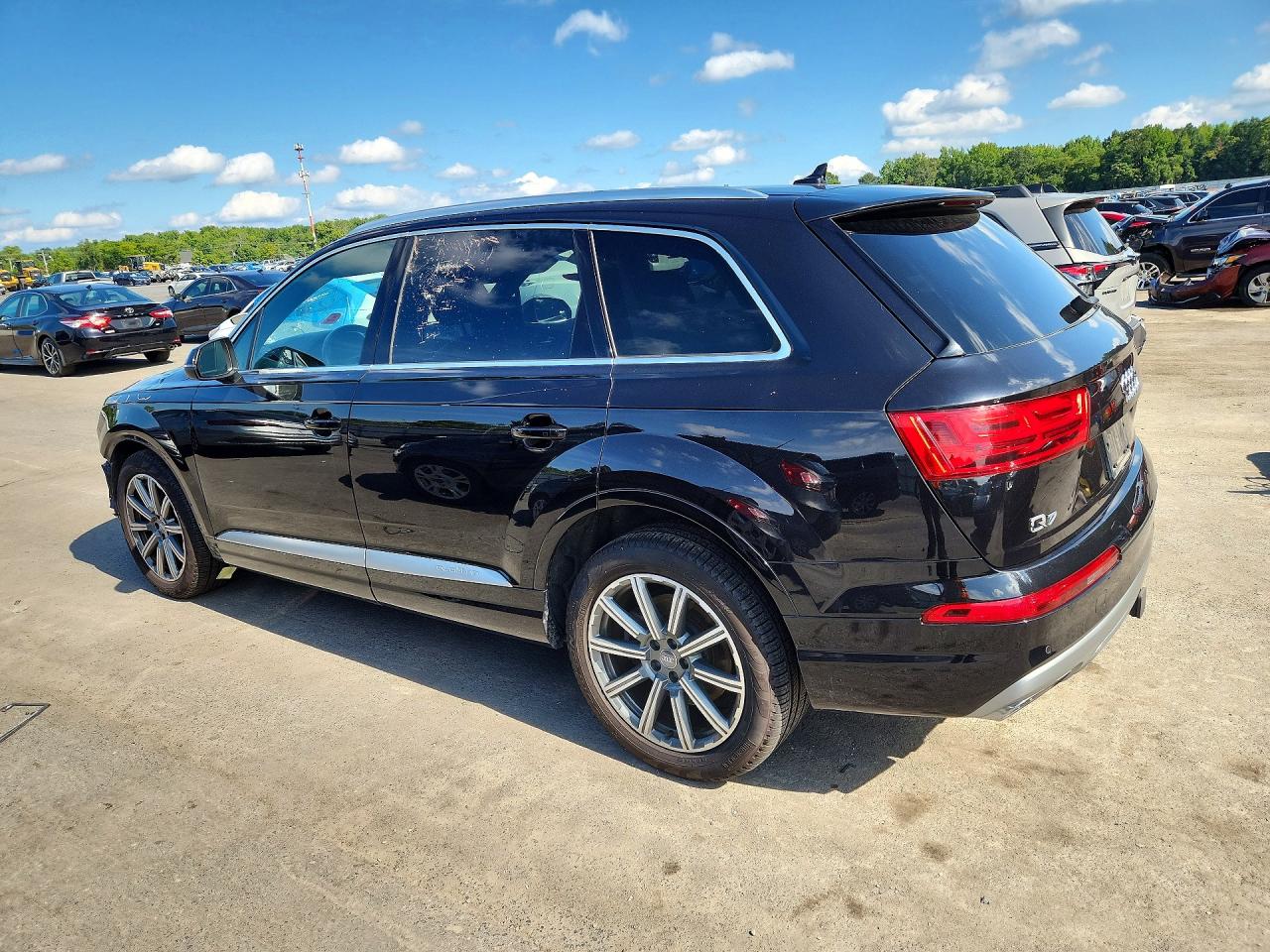 2018 Audi Q7 Prestige Black vin: WA1VAAF7XJD050941